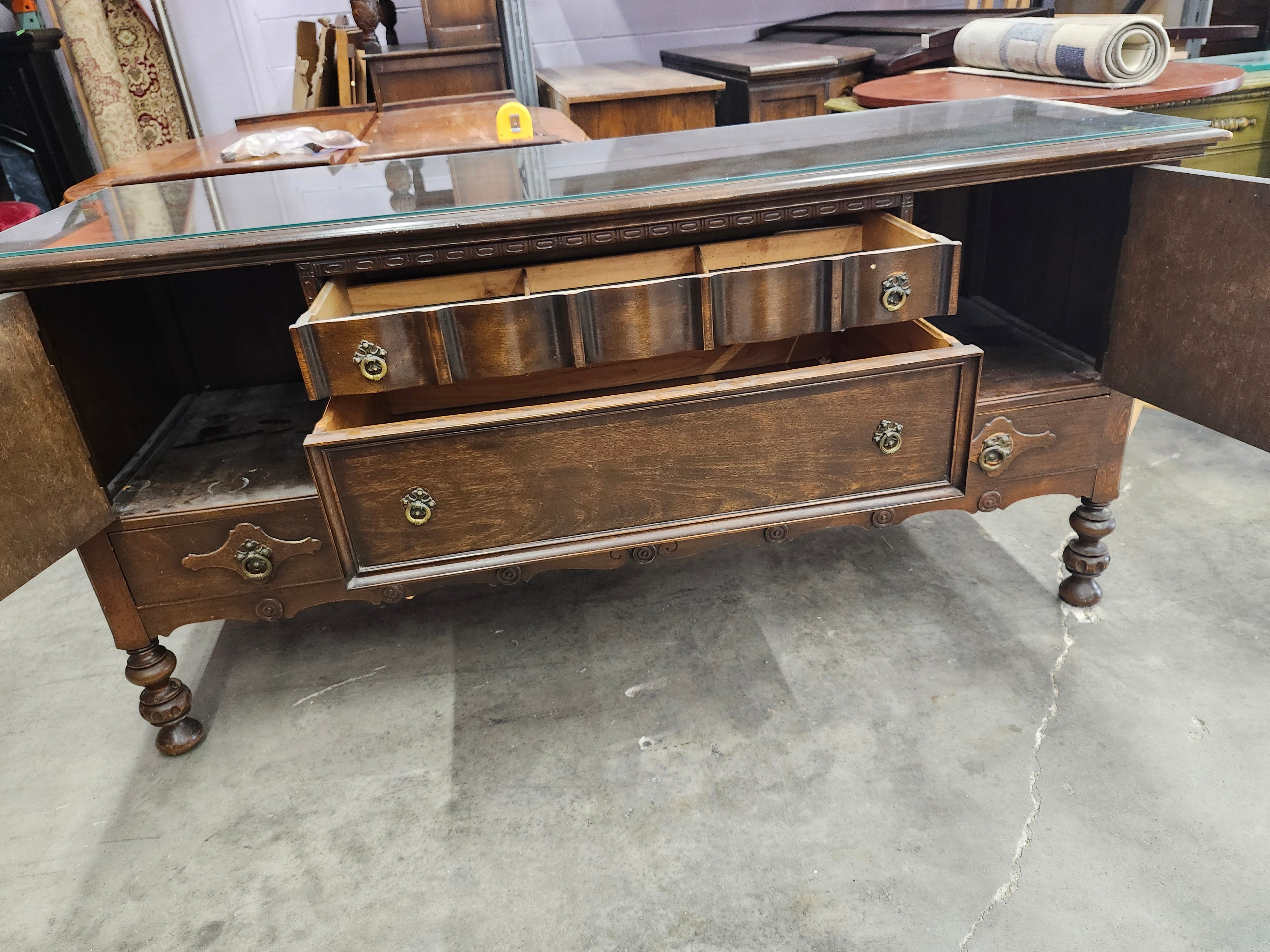 Buffet With Glass Topper