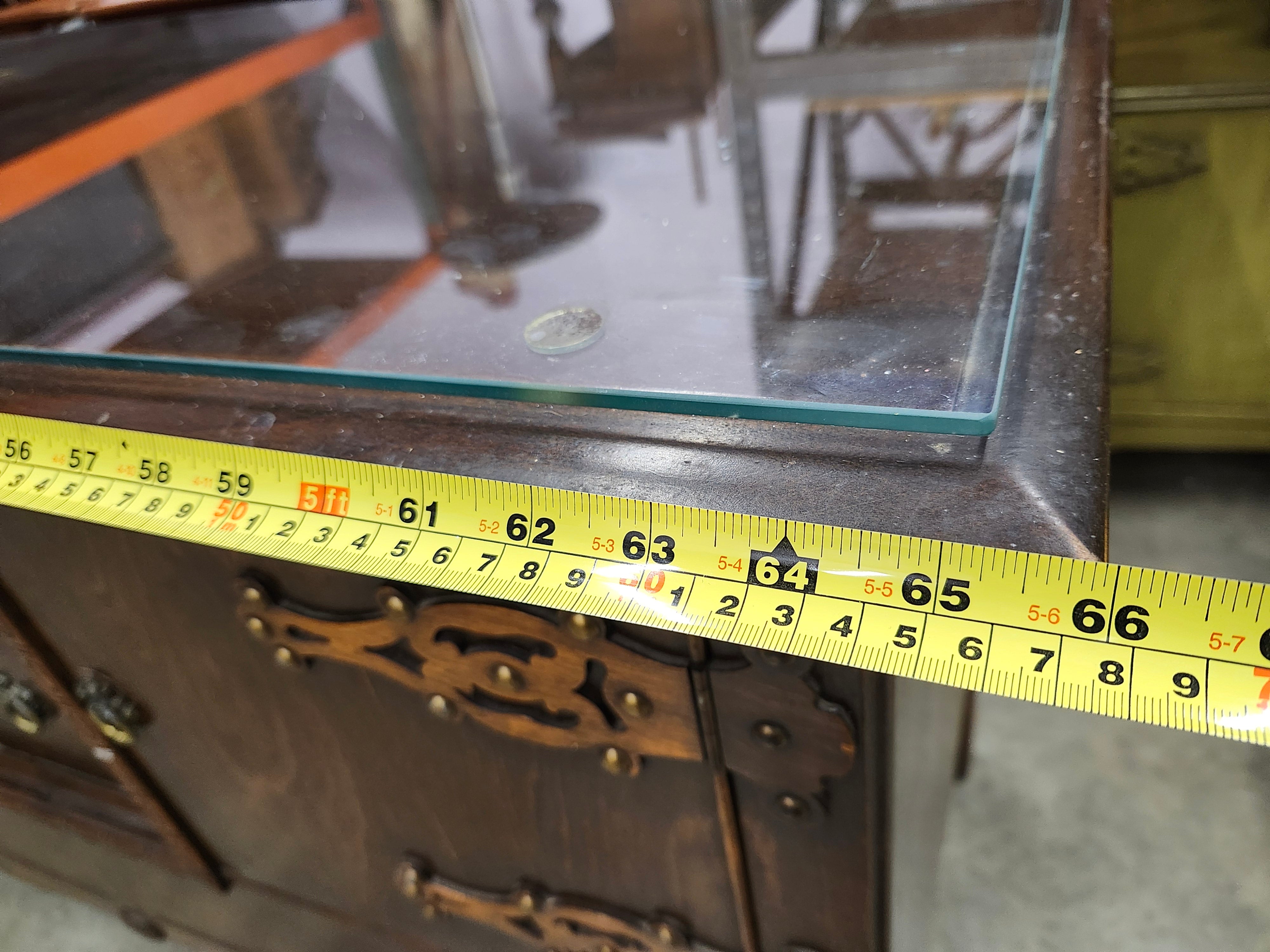 Buffet With Glass Topper