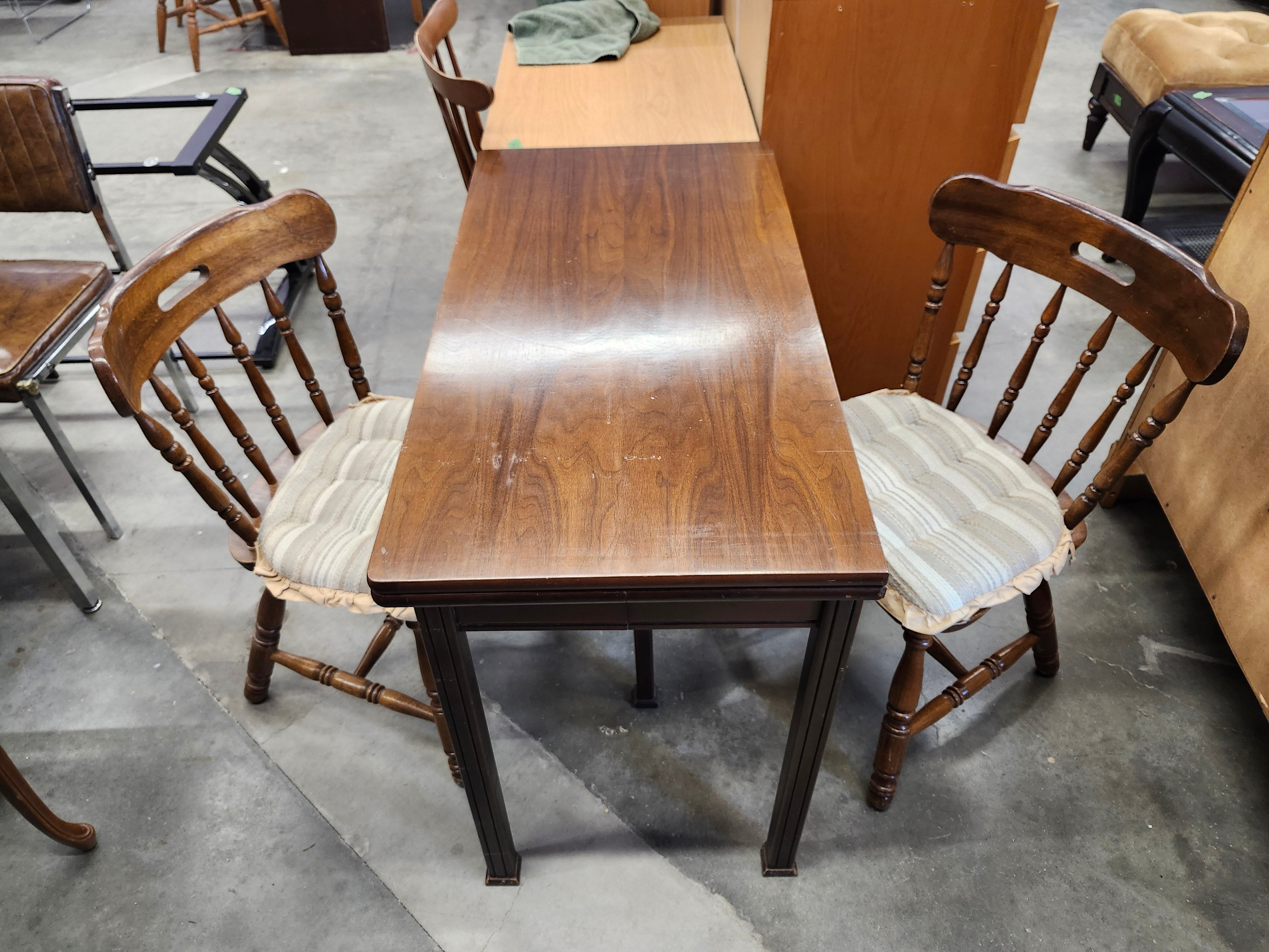 Drop leaf table & x2 chairs