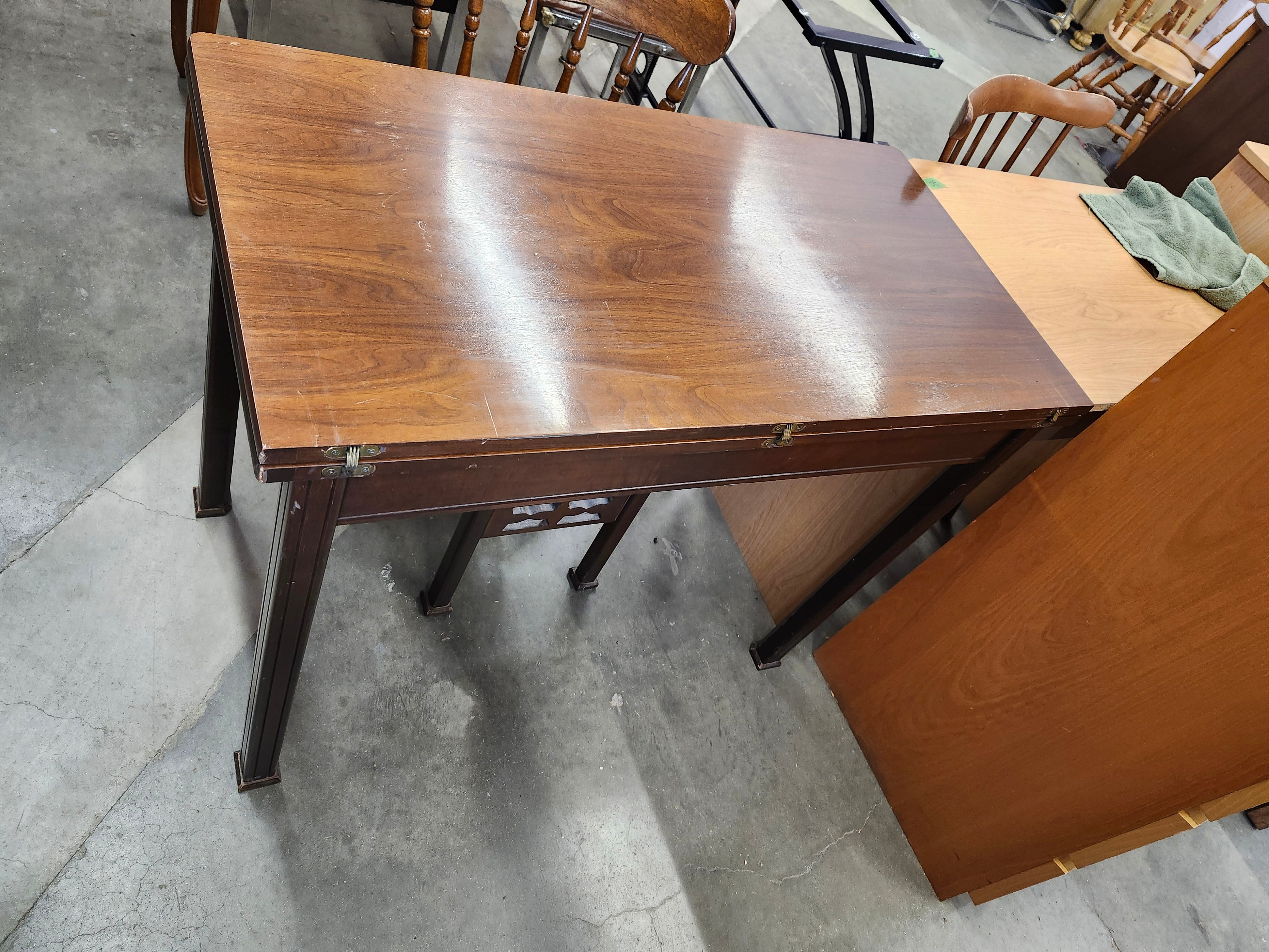 Drop leaf table & x2 chairs