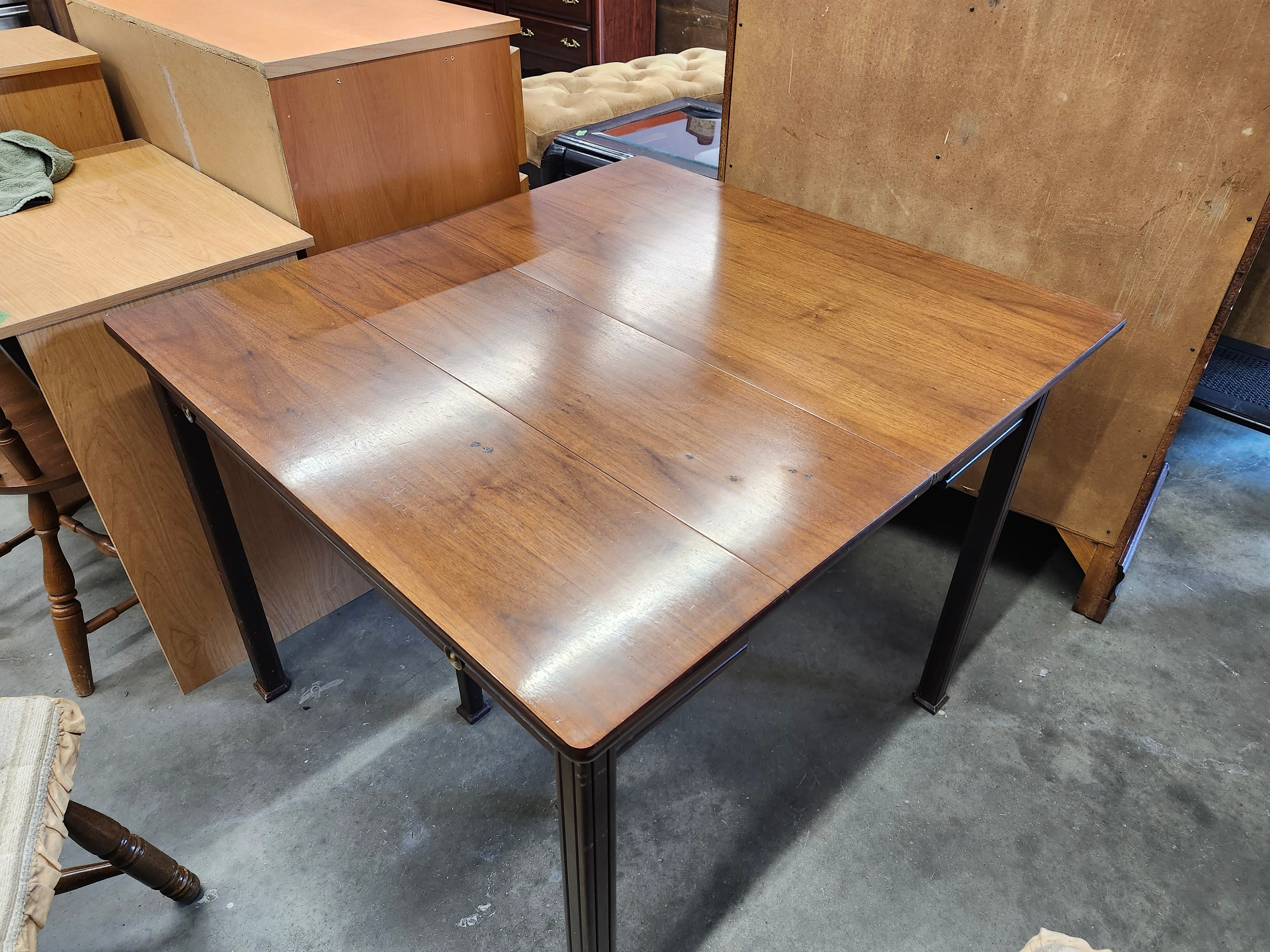 Drop leaf table & x2 chairs