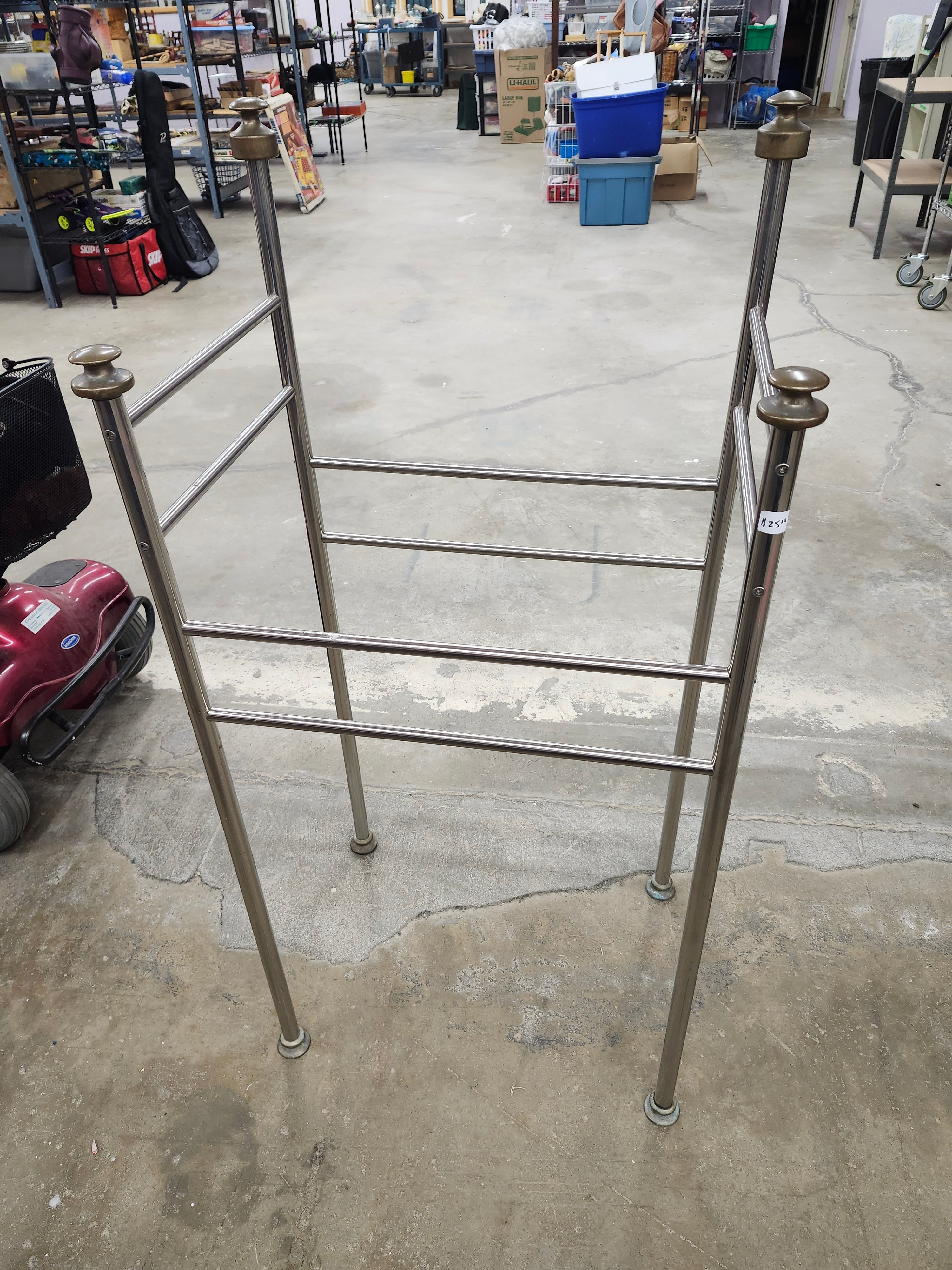 Towel rack