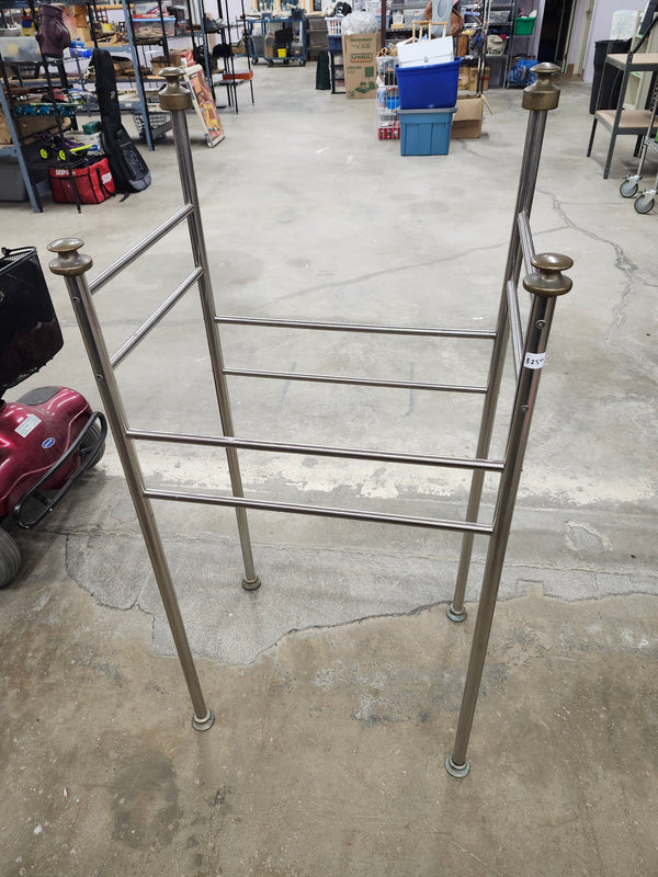 Towel rack