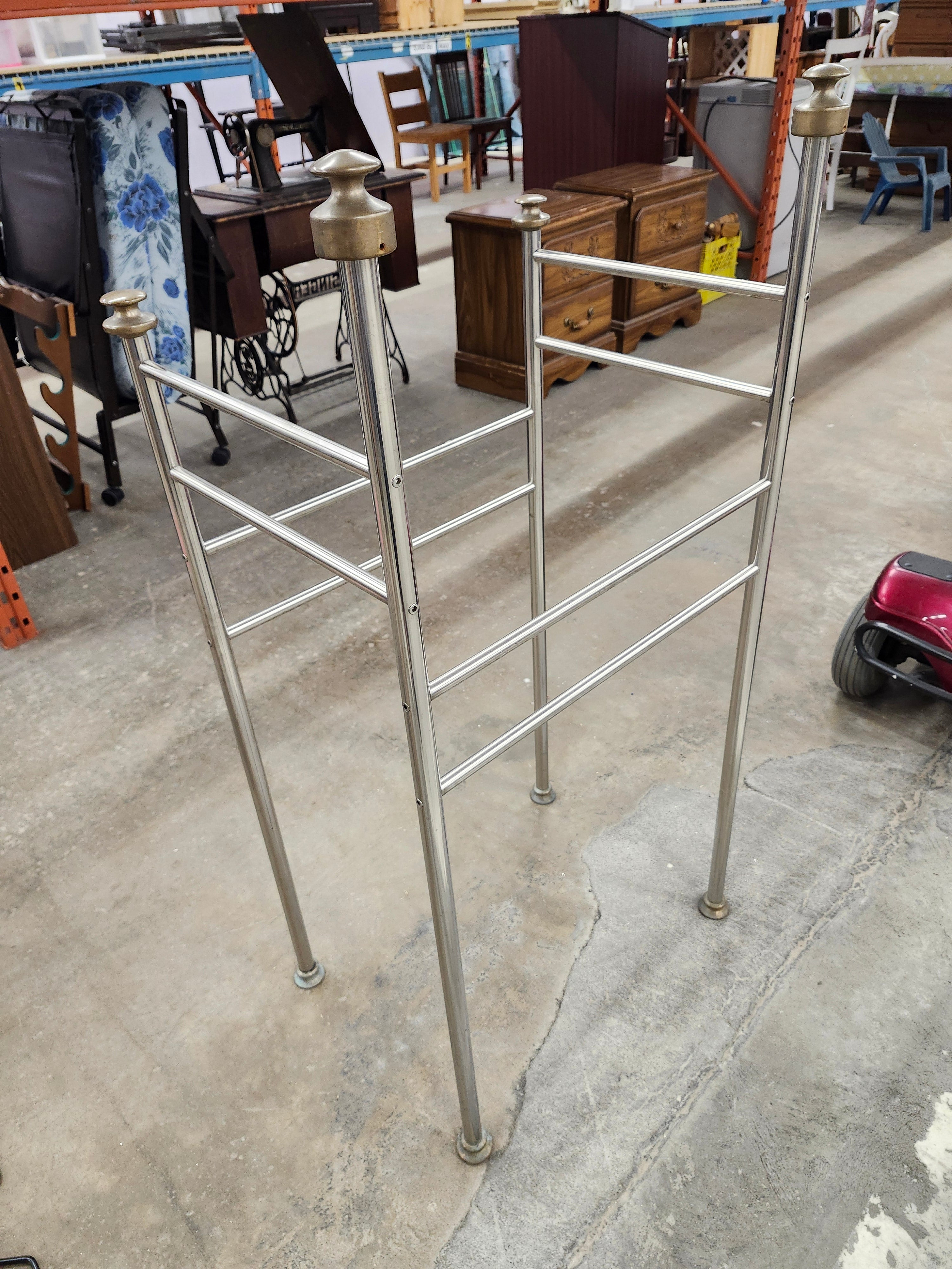 Towel rack