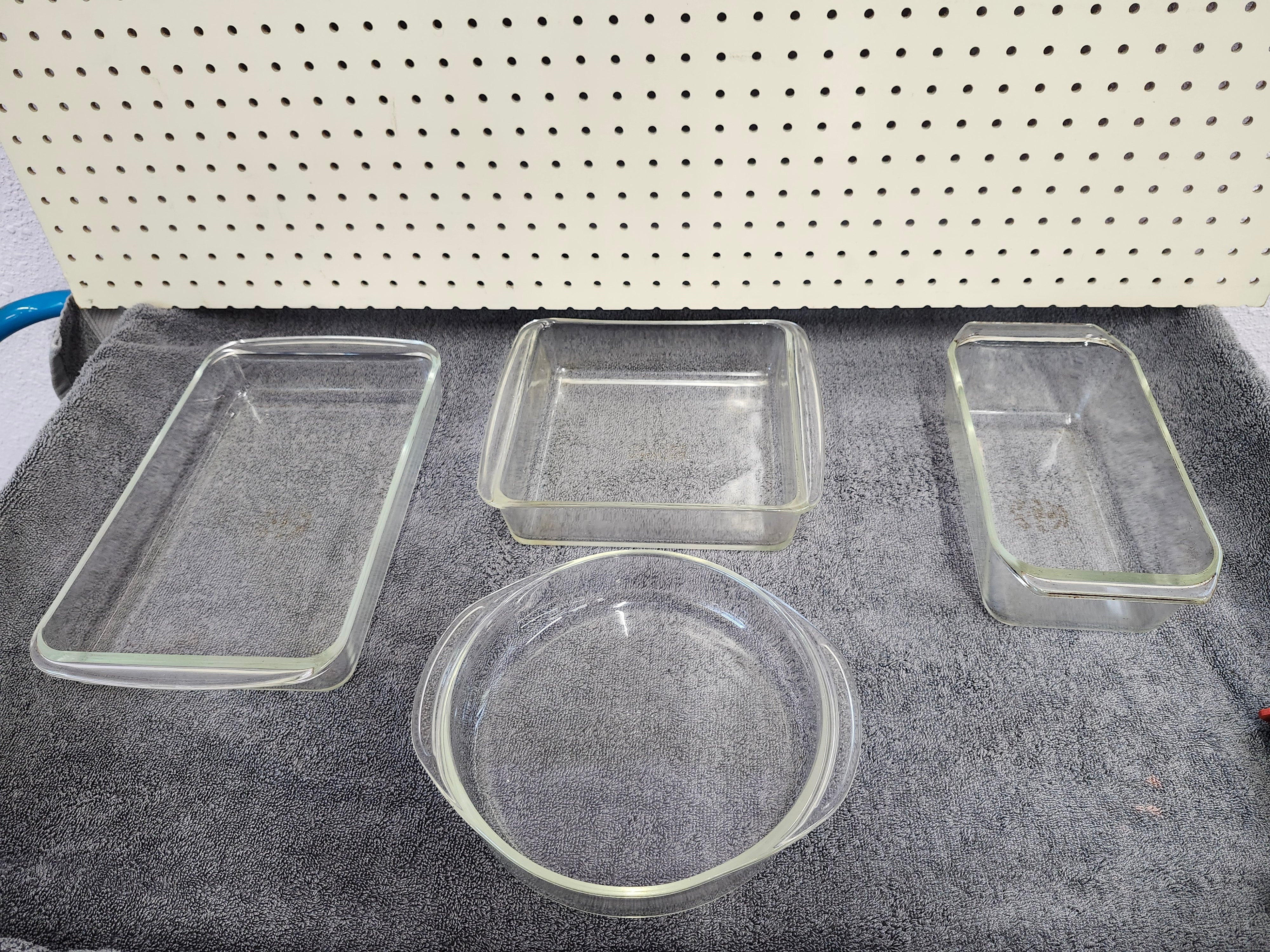 X4 pyrex cookware