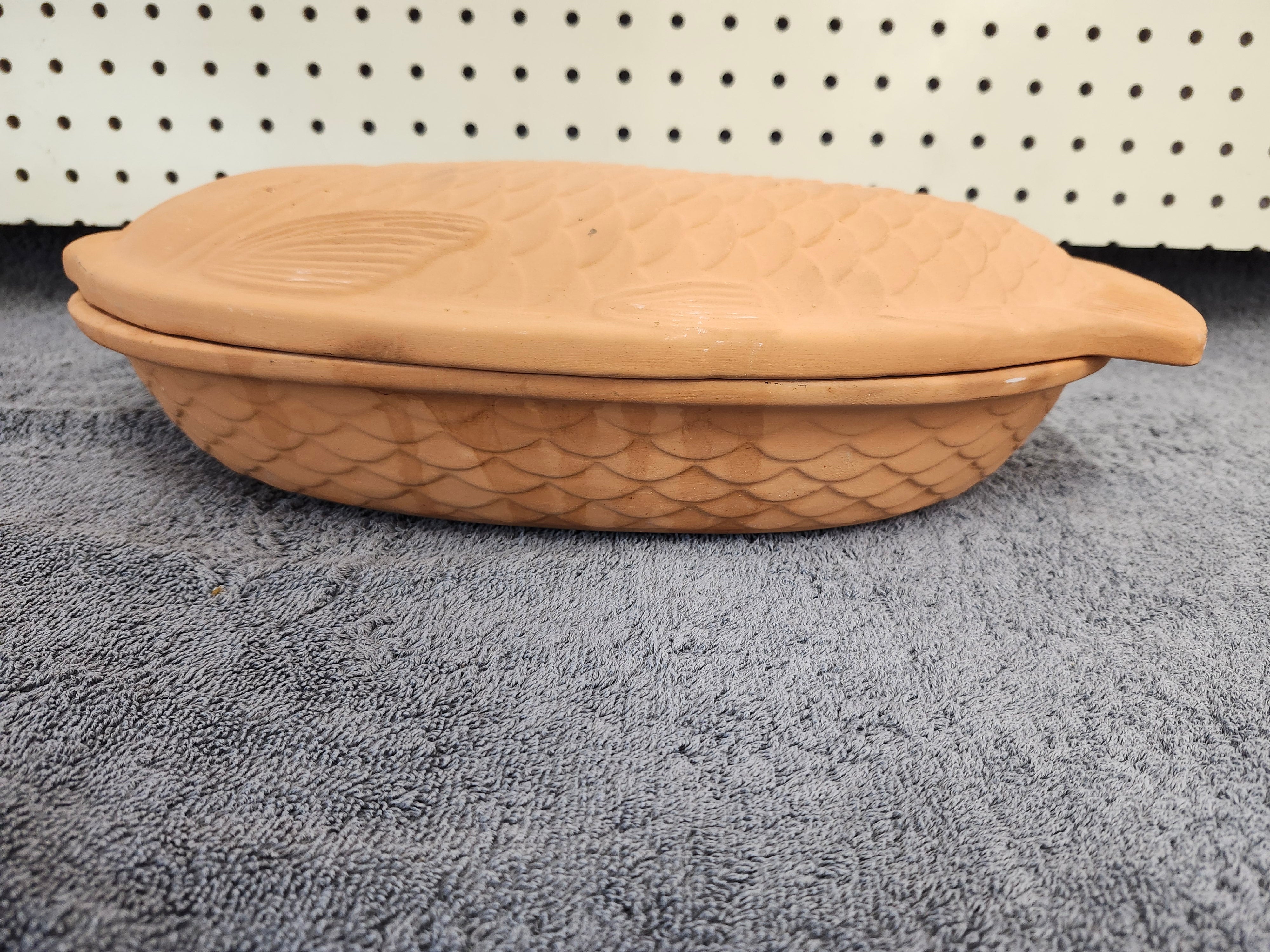 Fish clay roaster