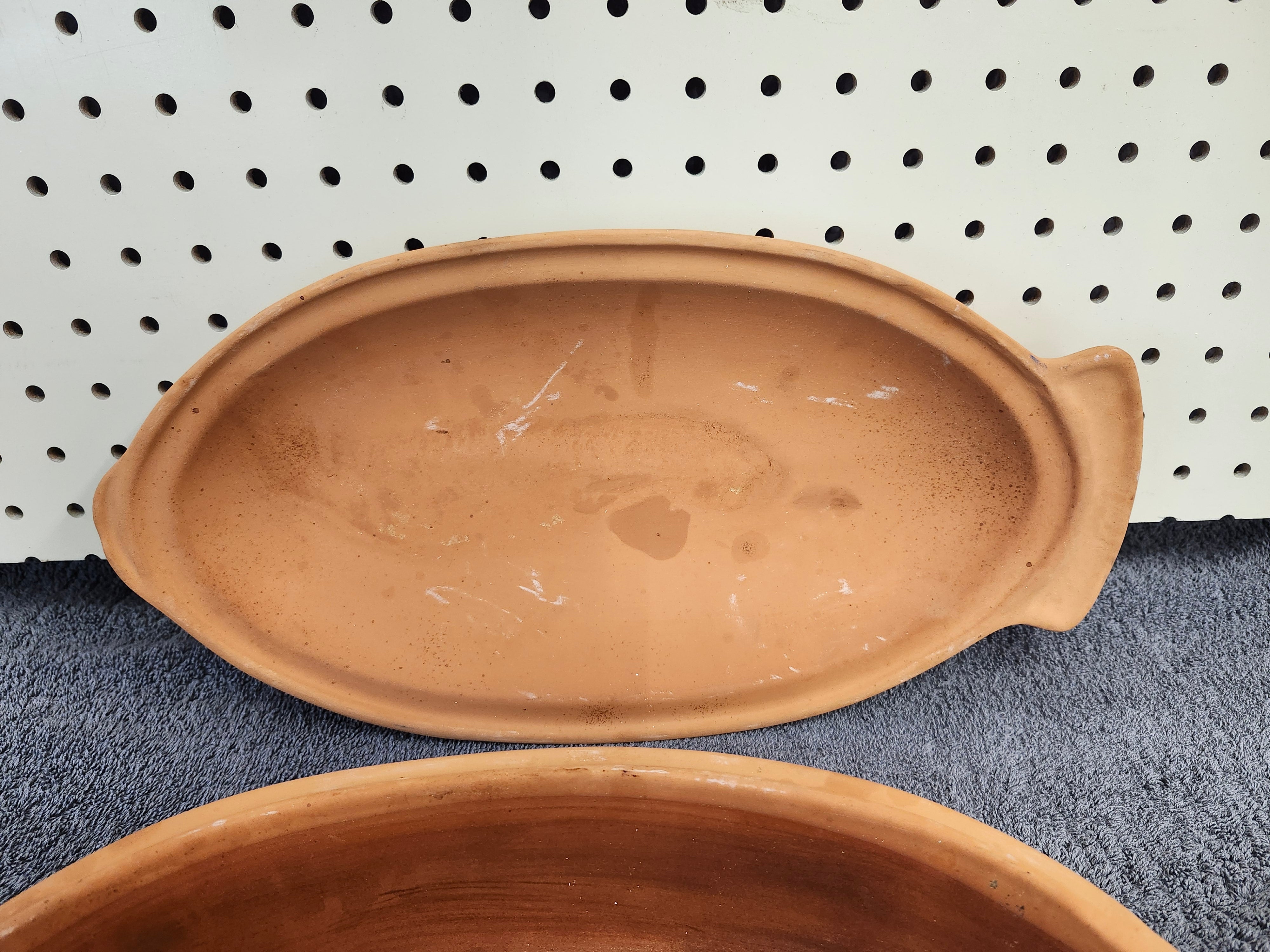 Fish clay roaster