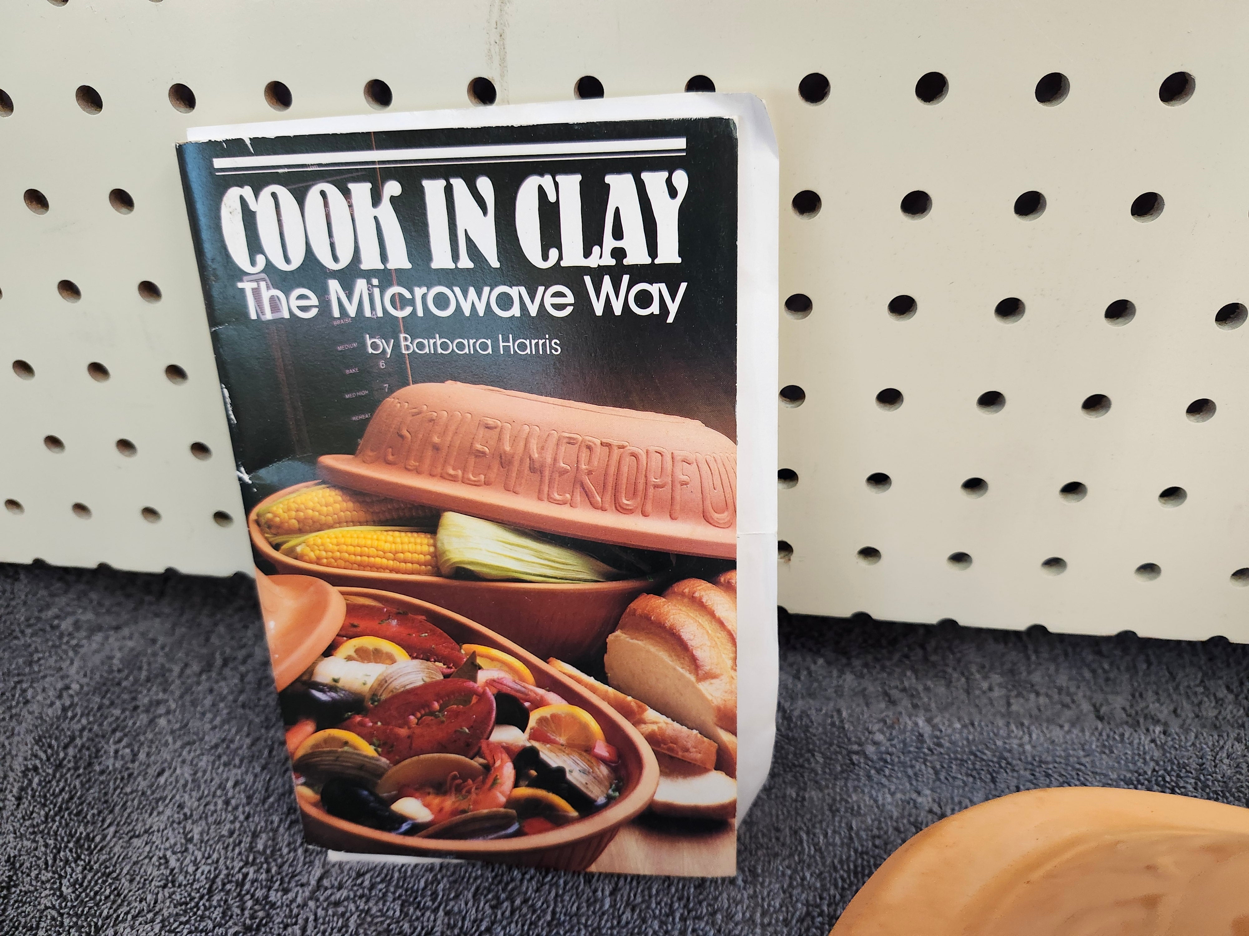 Clay roaster & x3 cookbooks