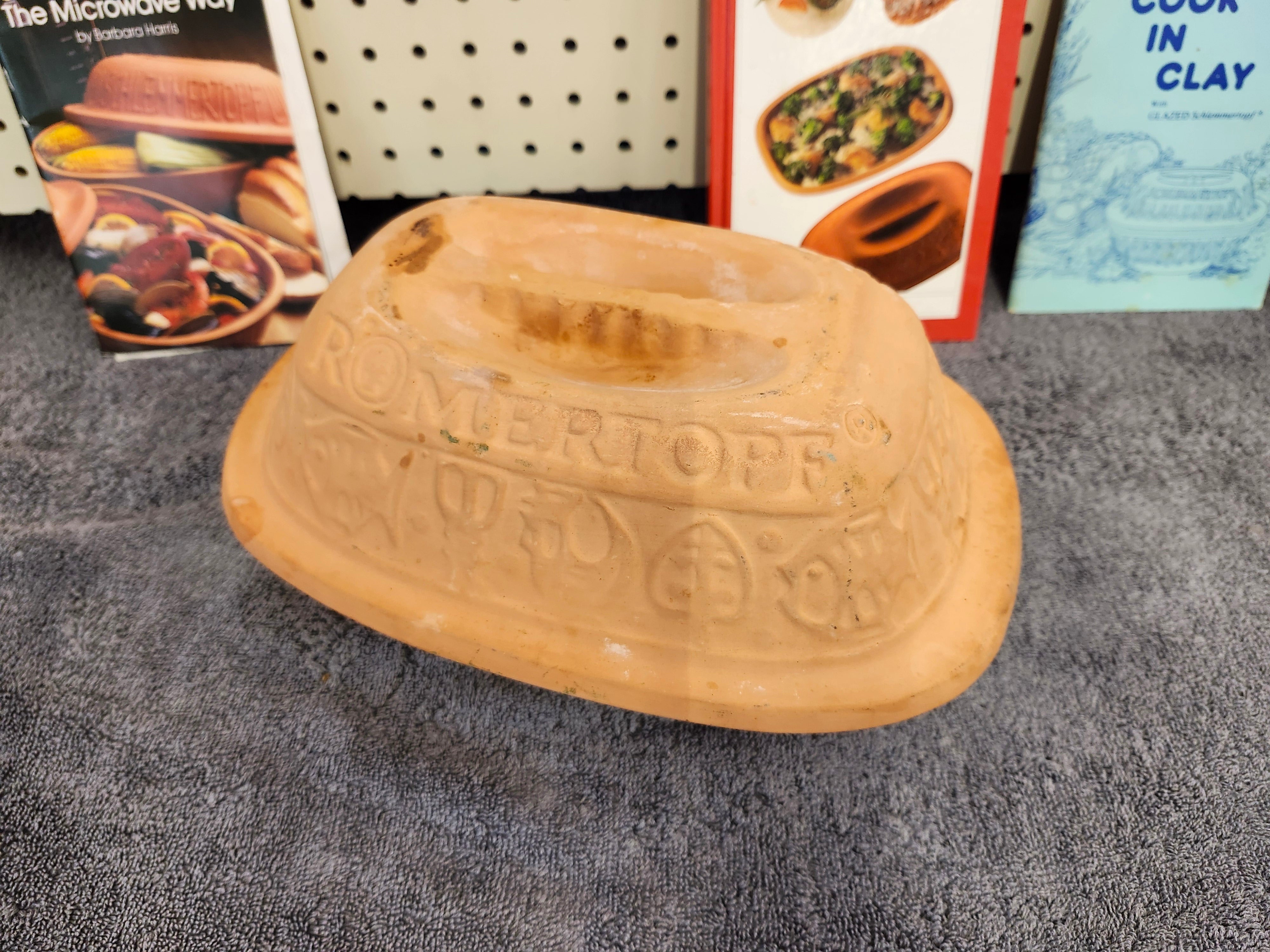 Clay roaster & x3 cookbooks