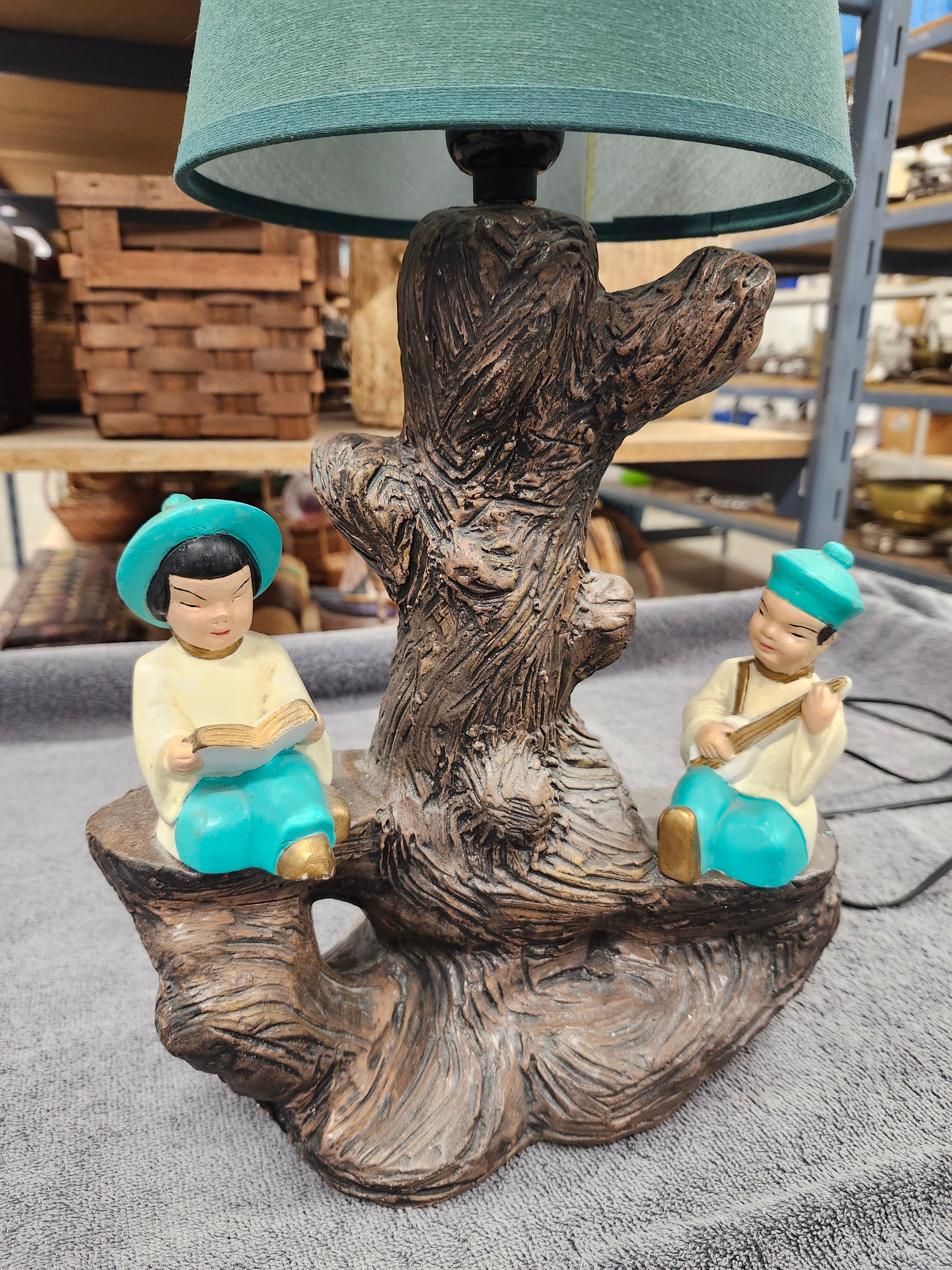 Table top lamp