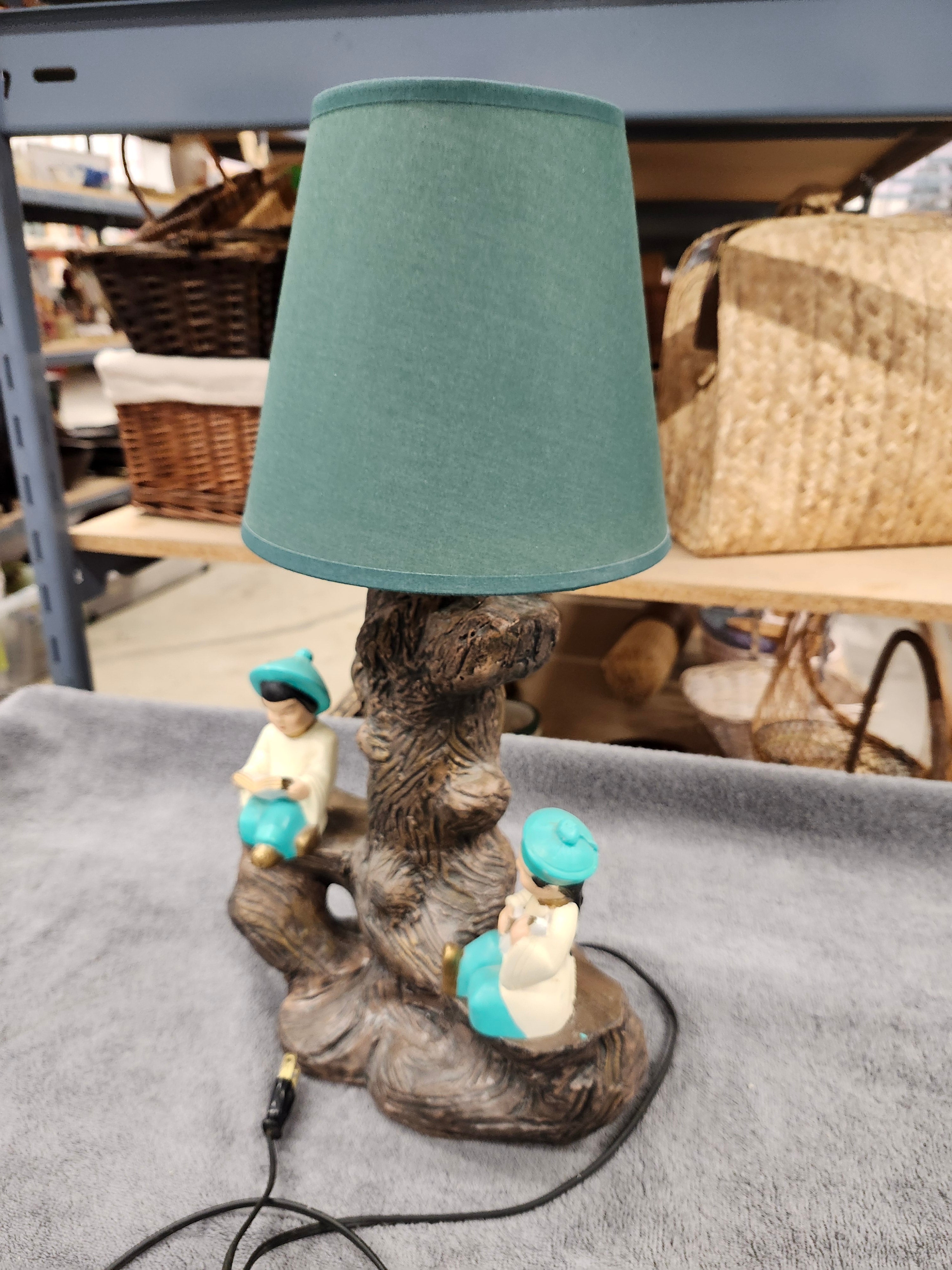 Table top lamp