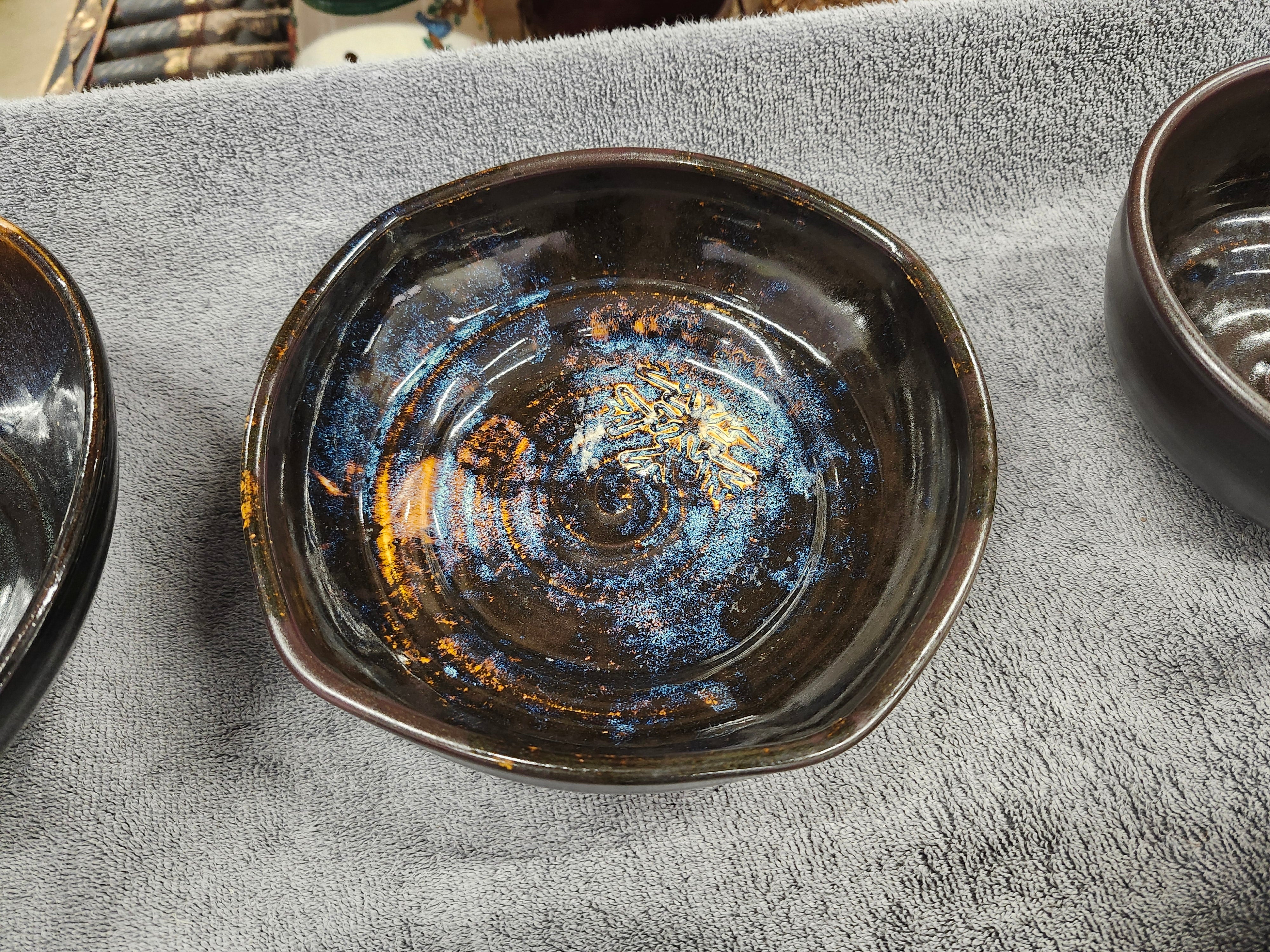 X6 pottery bowls