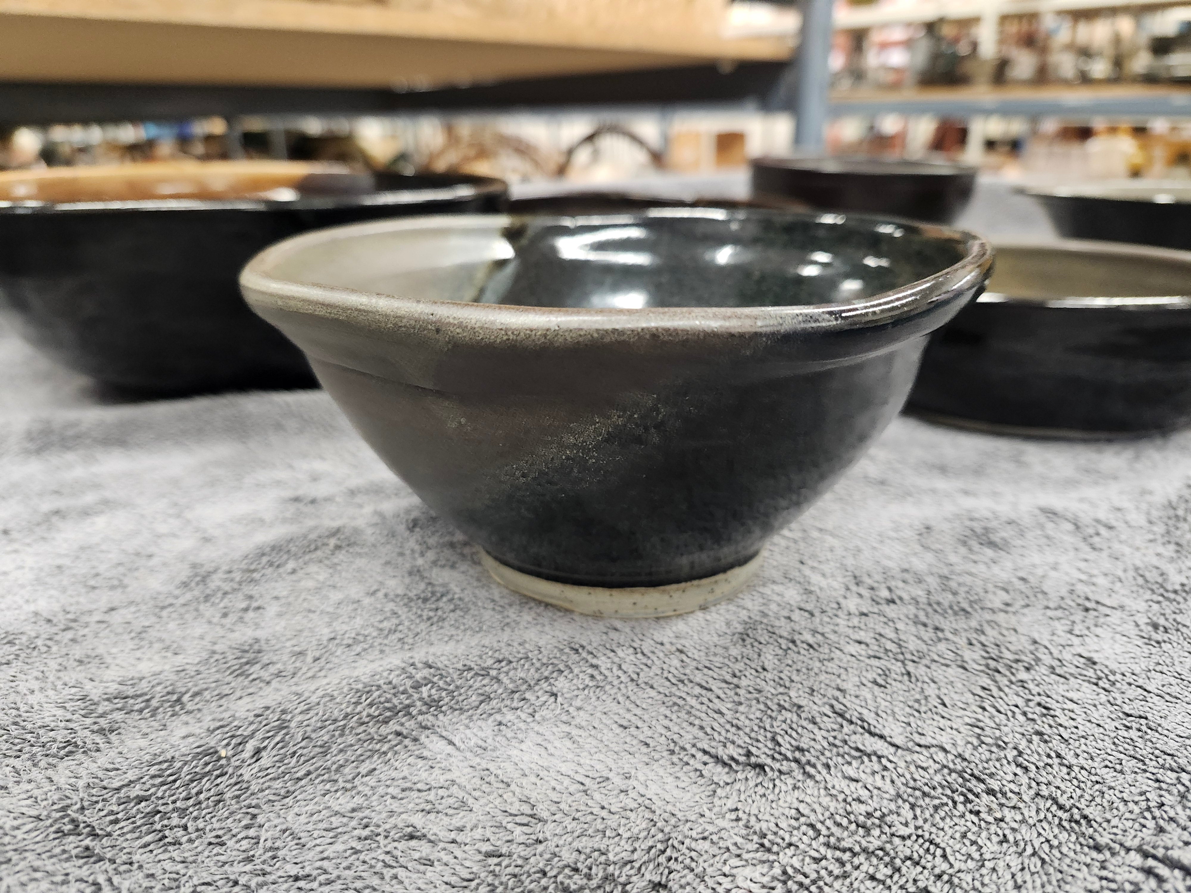 X6 pottery bowls