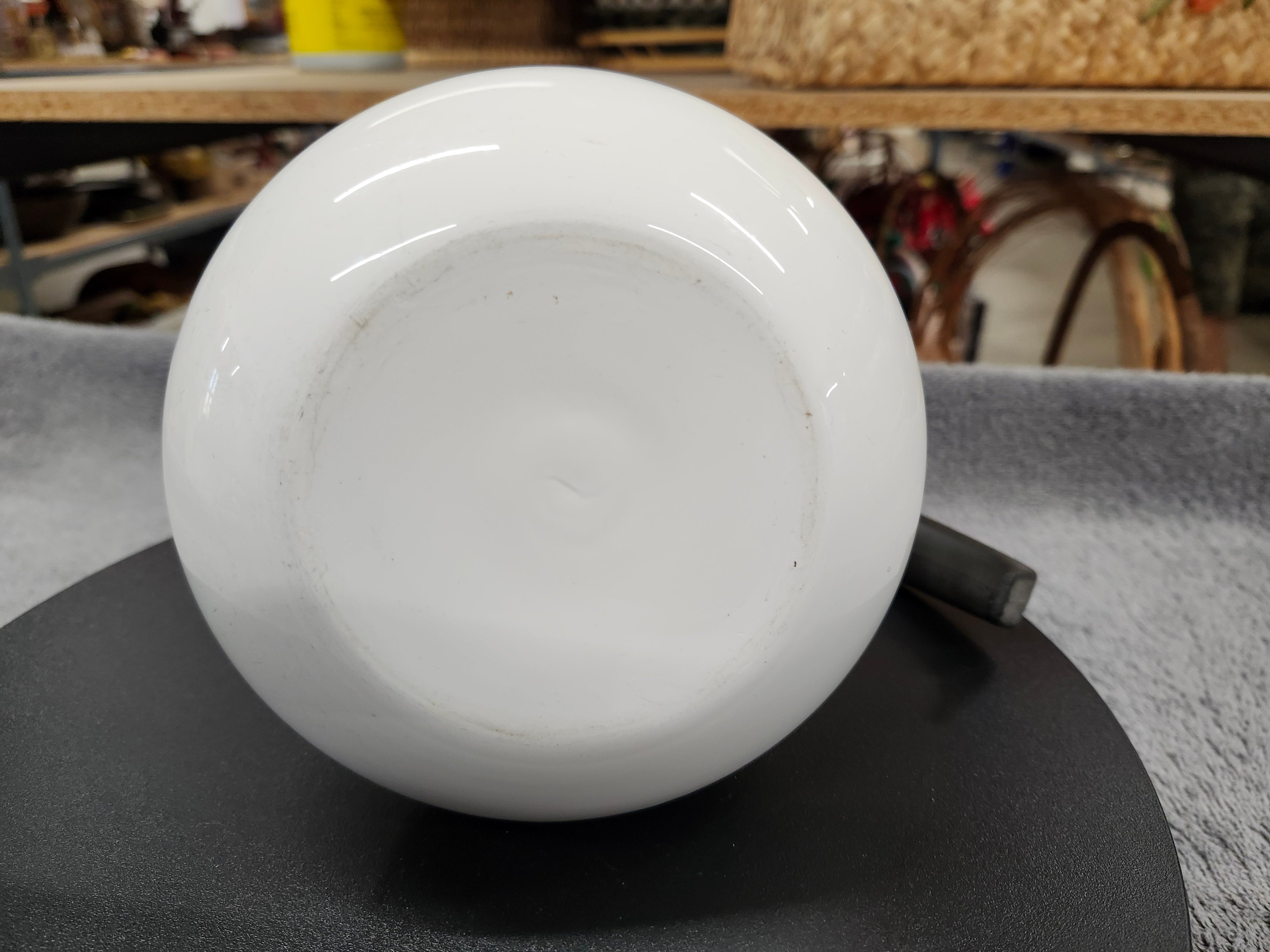 Tea pot