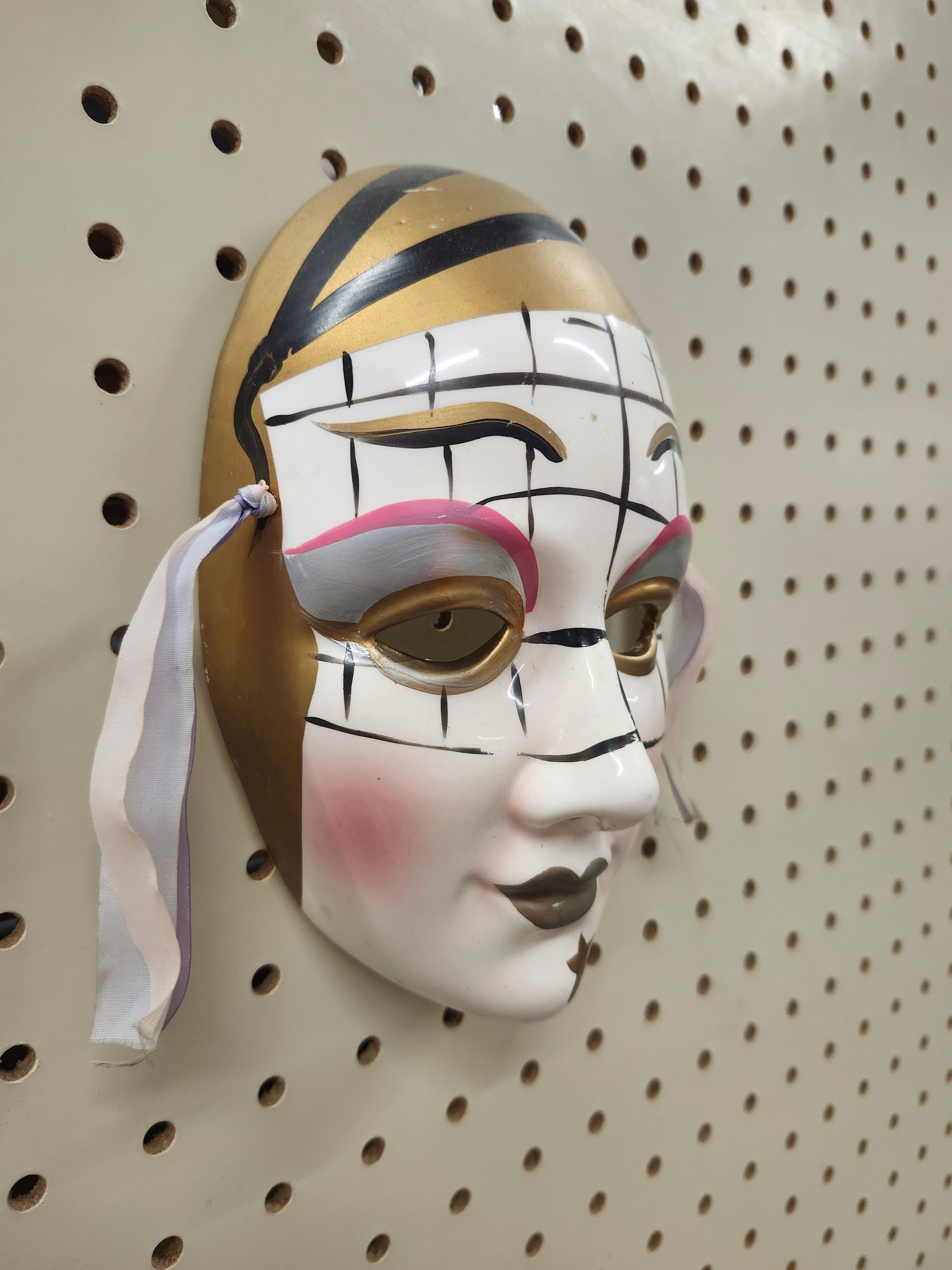 Wall art mask
