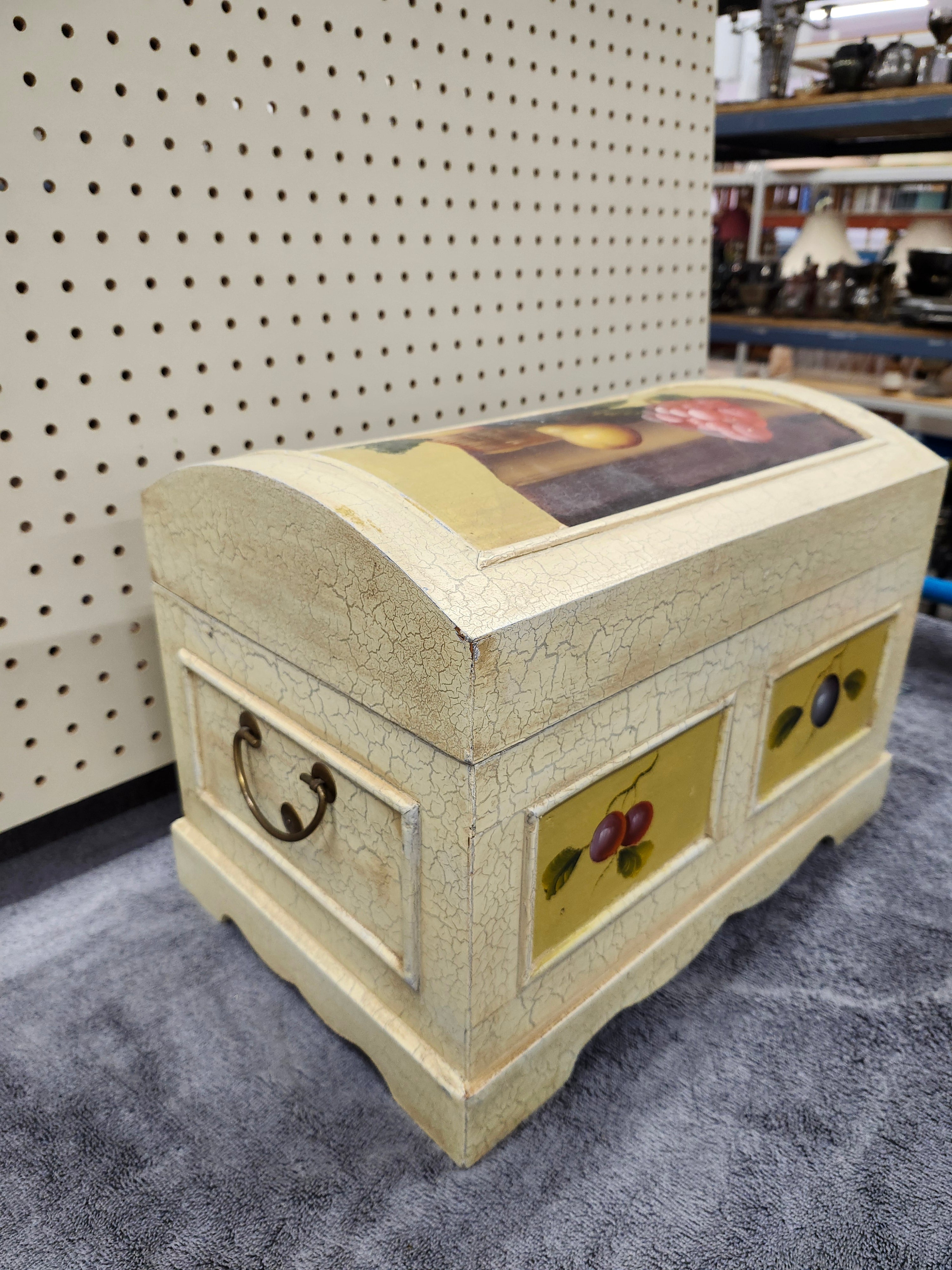 Wood chest