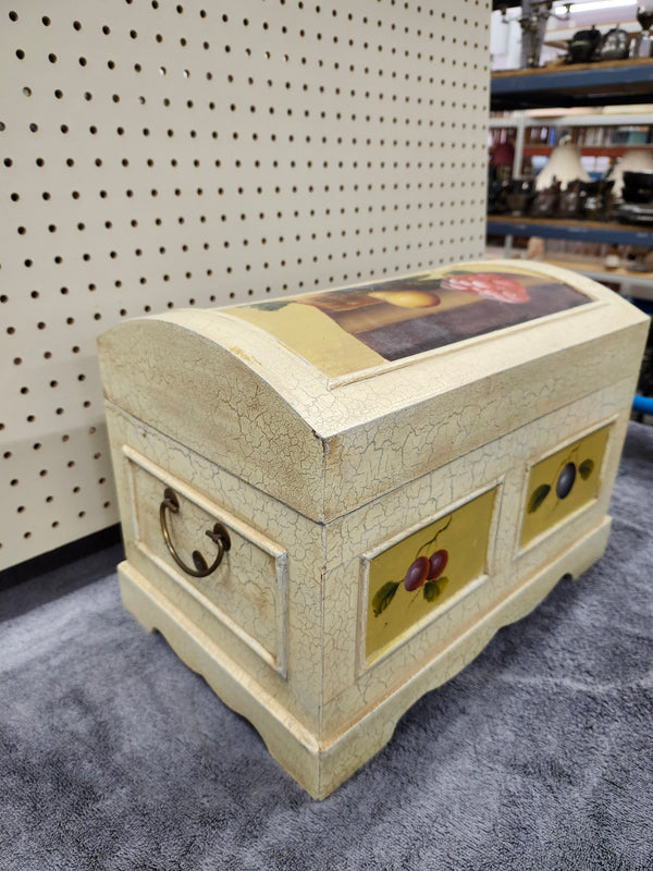 Wood chest