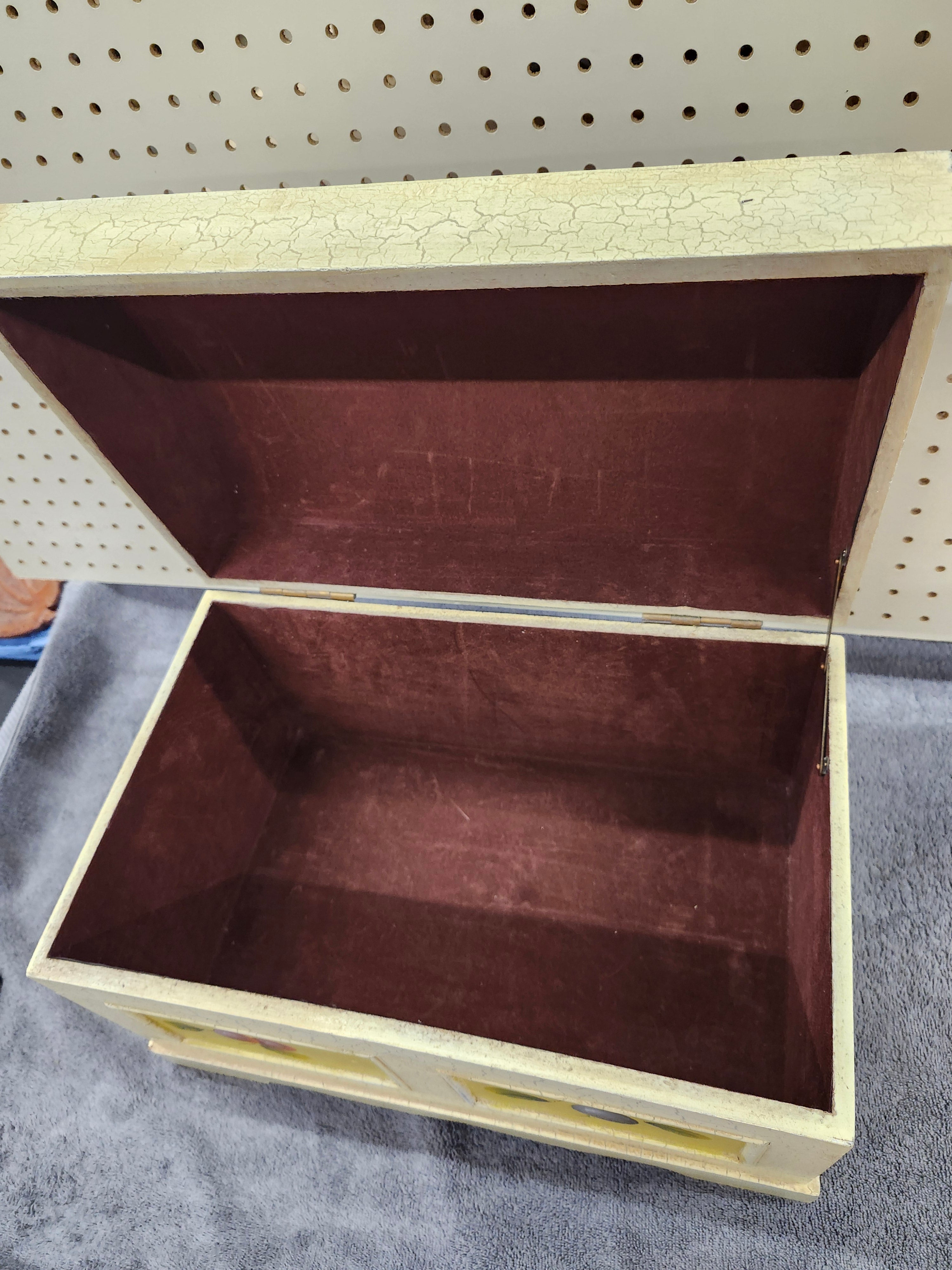 Wood chest