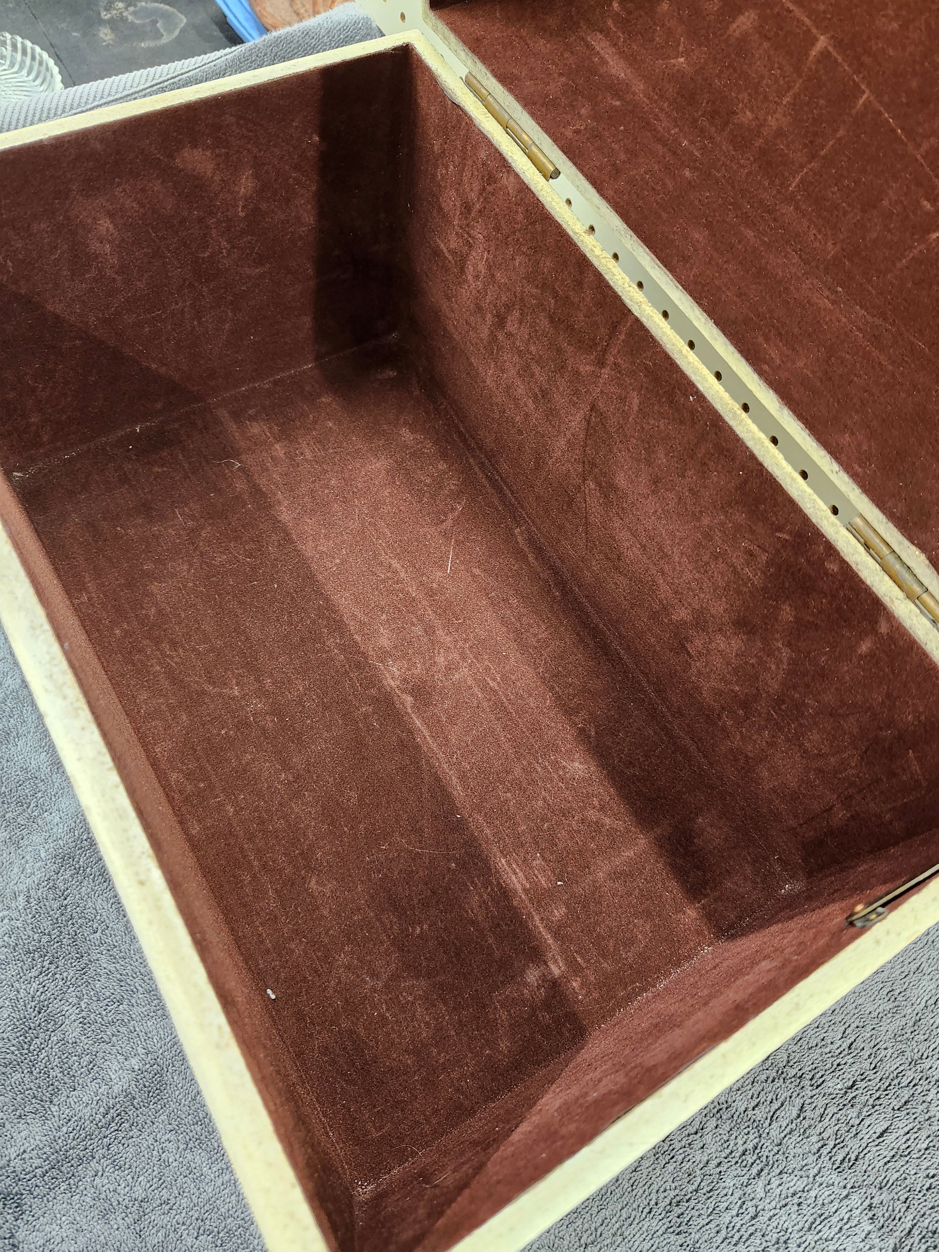 Wood chest