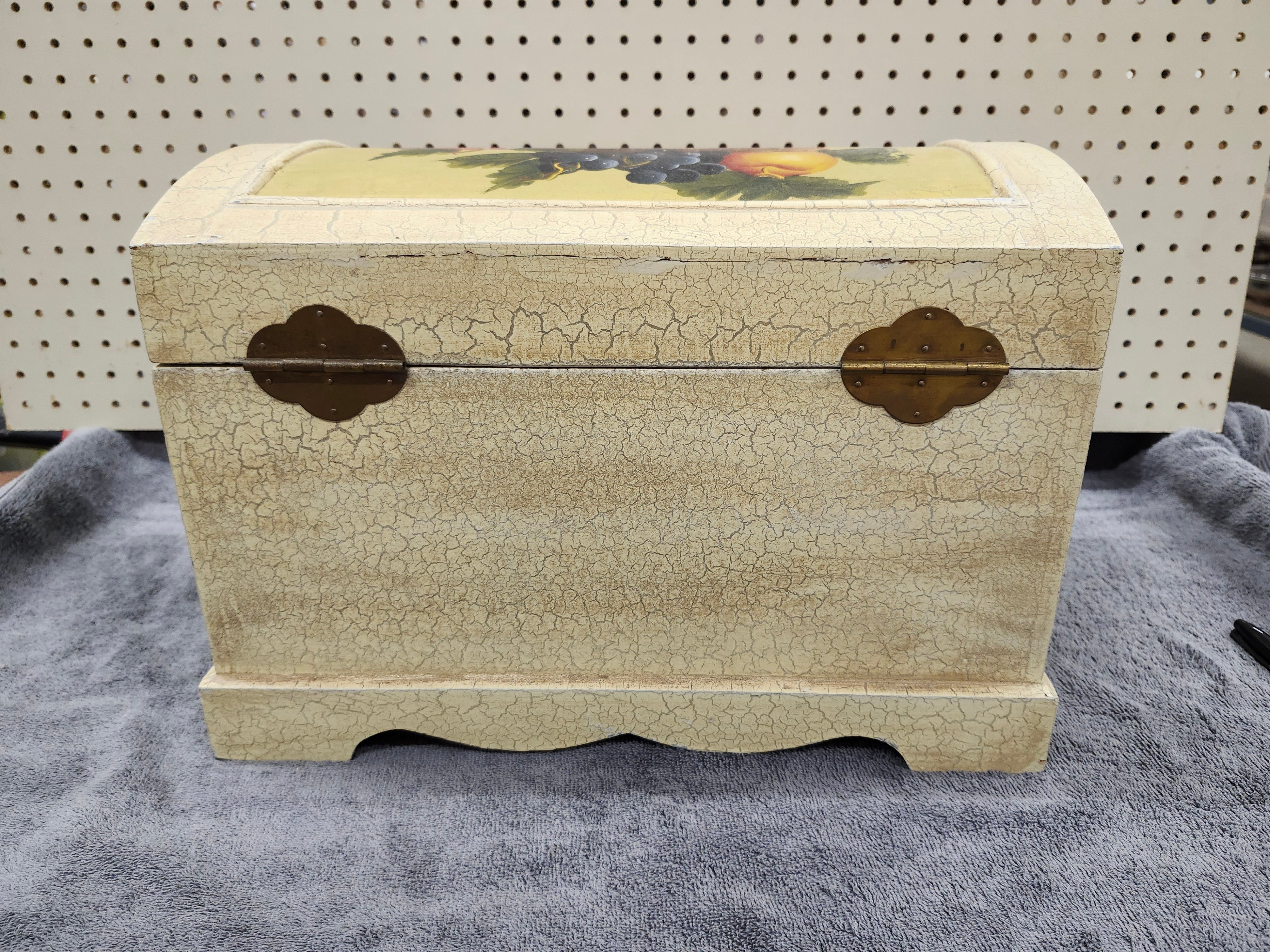 Wood chest