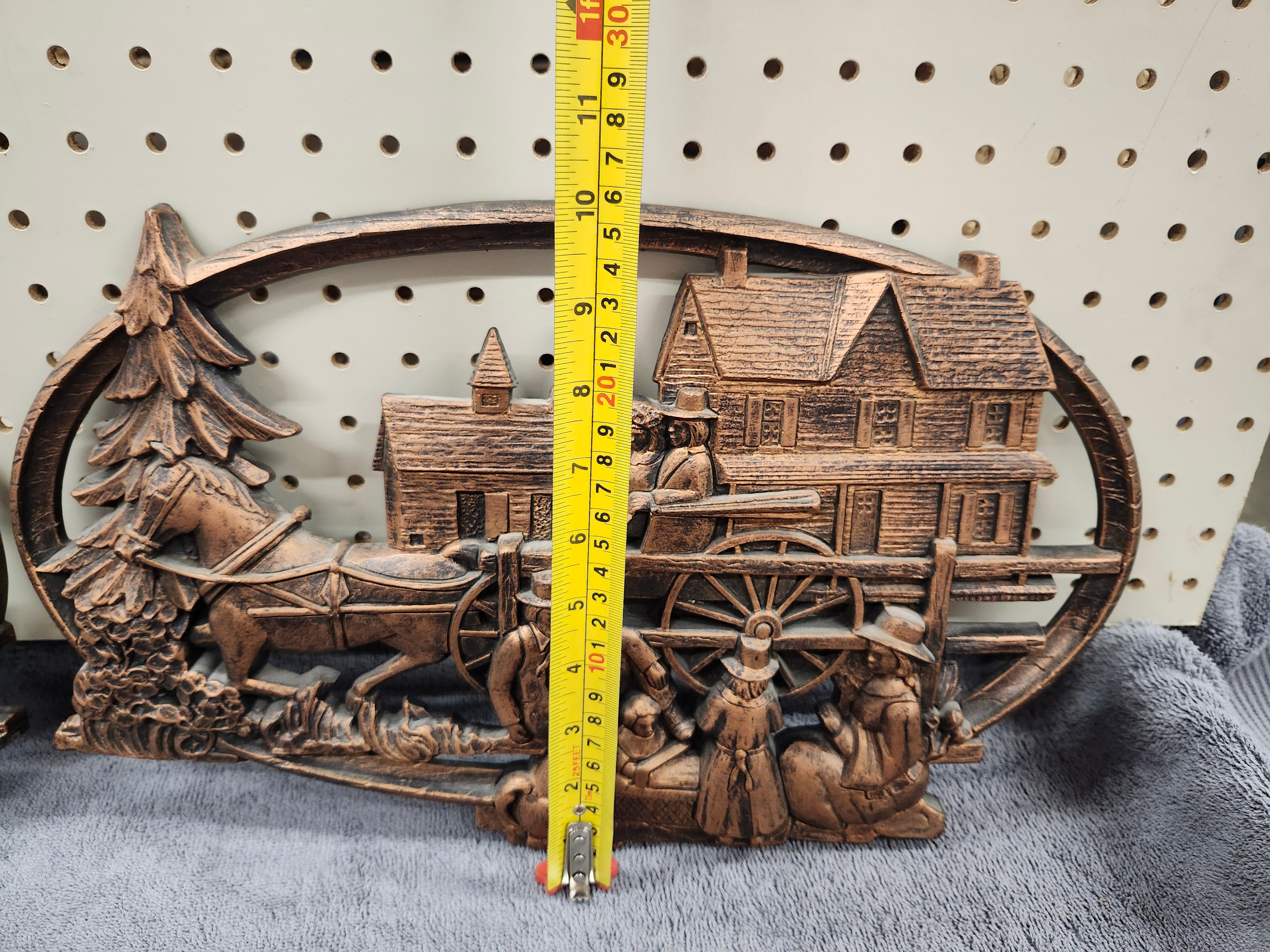 X2 plastic wall decor