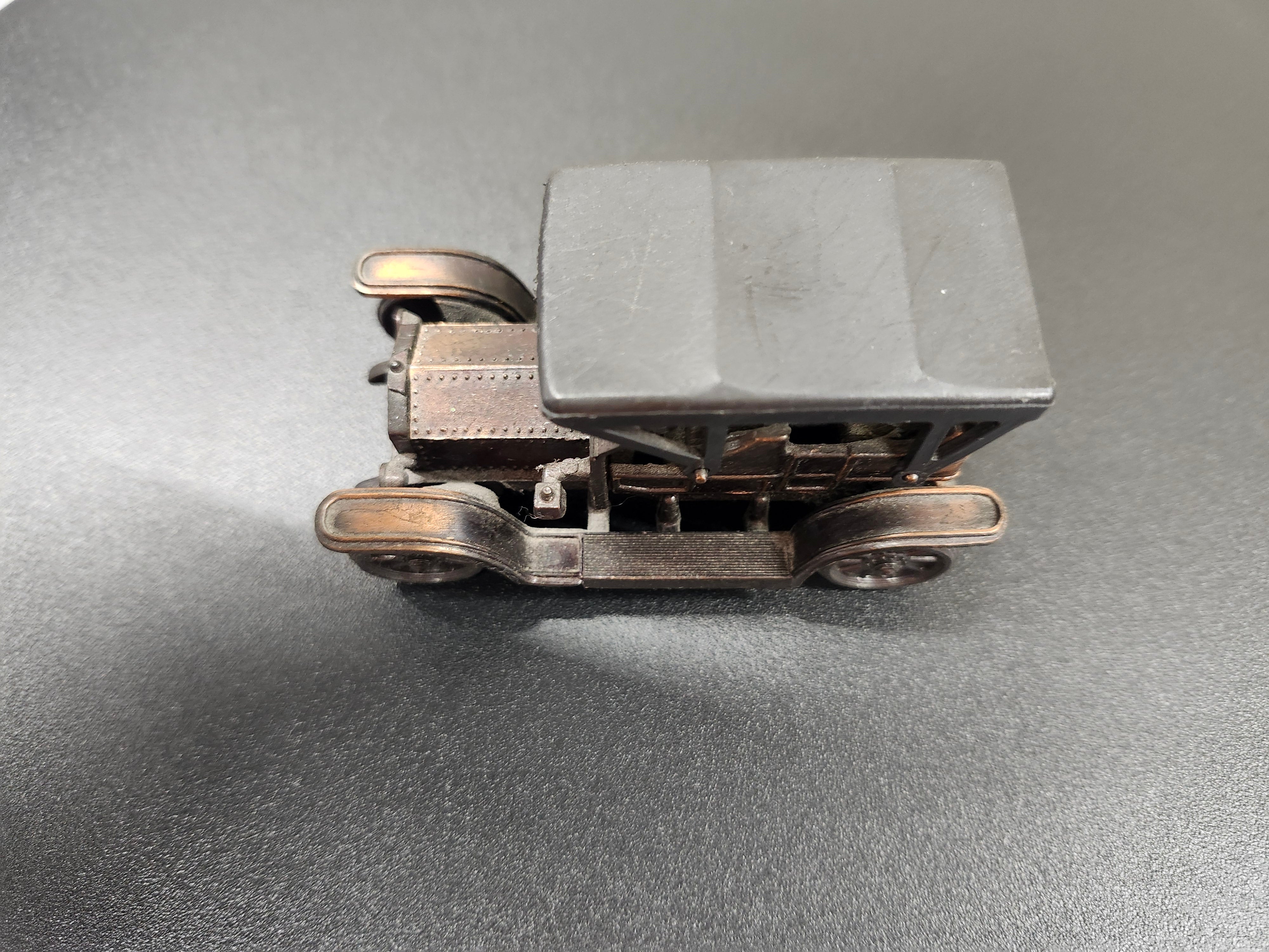 Metal car pencil sharpener