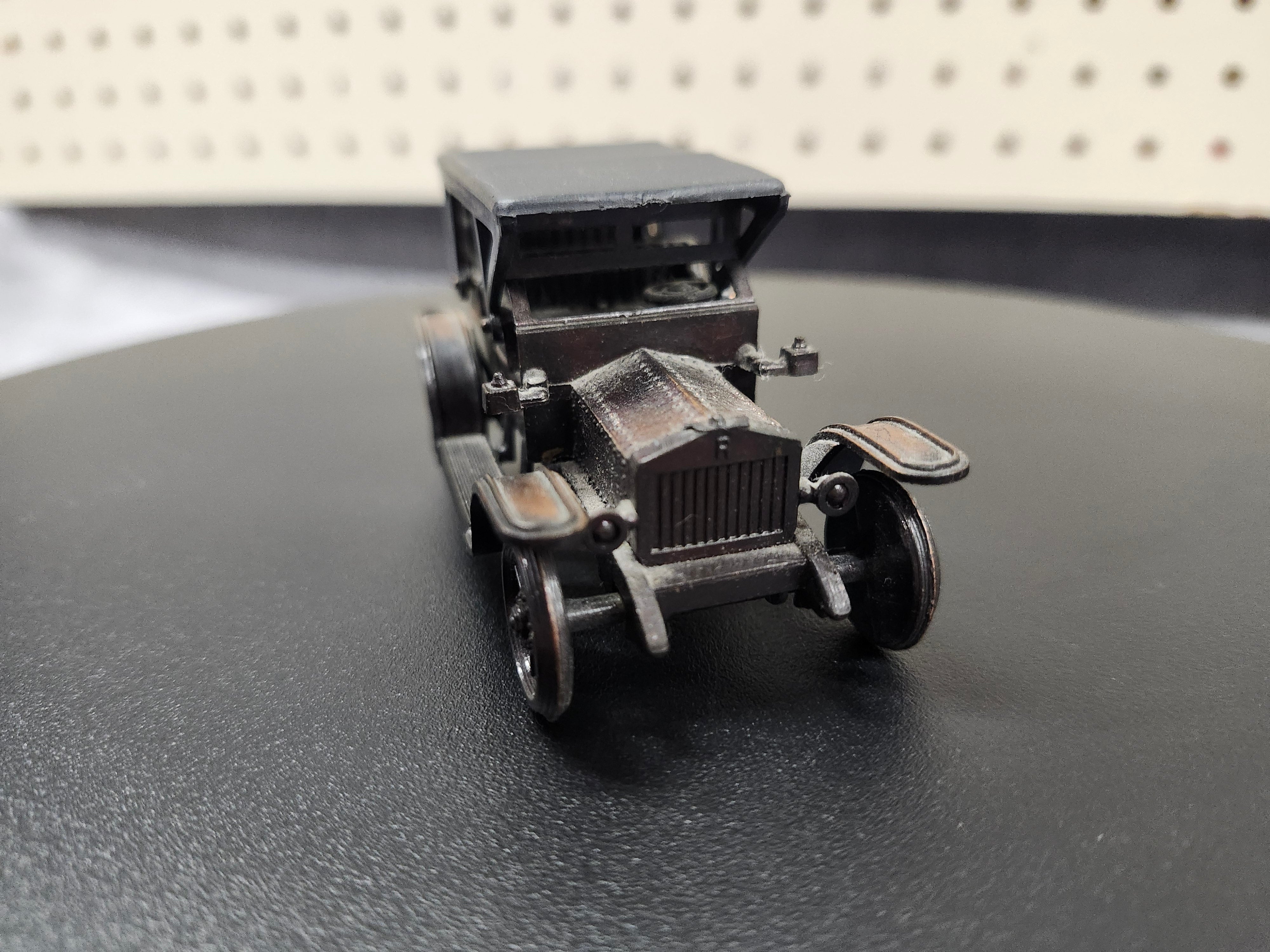 Metal car pencil sharpener