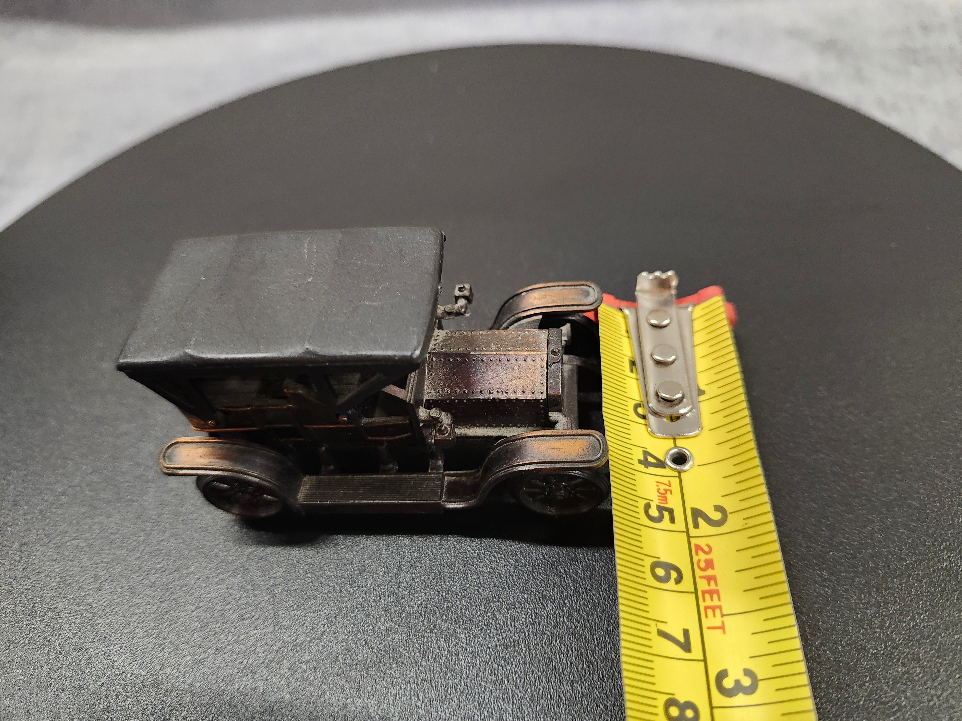 Metal car pencil sharpener