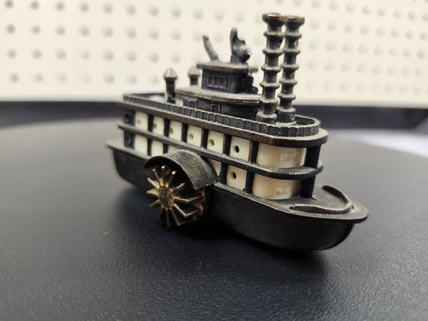 Metal pencil sharpener
