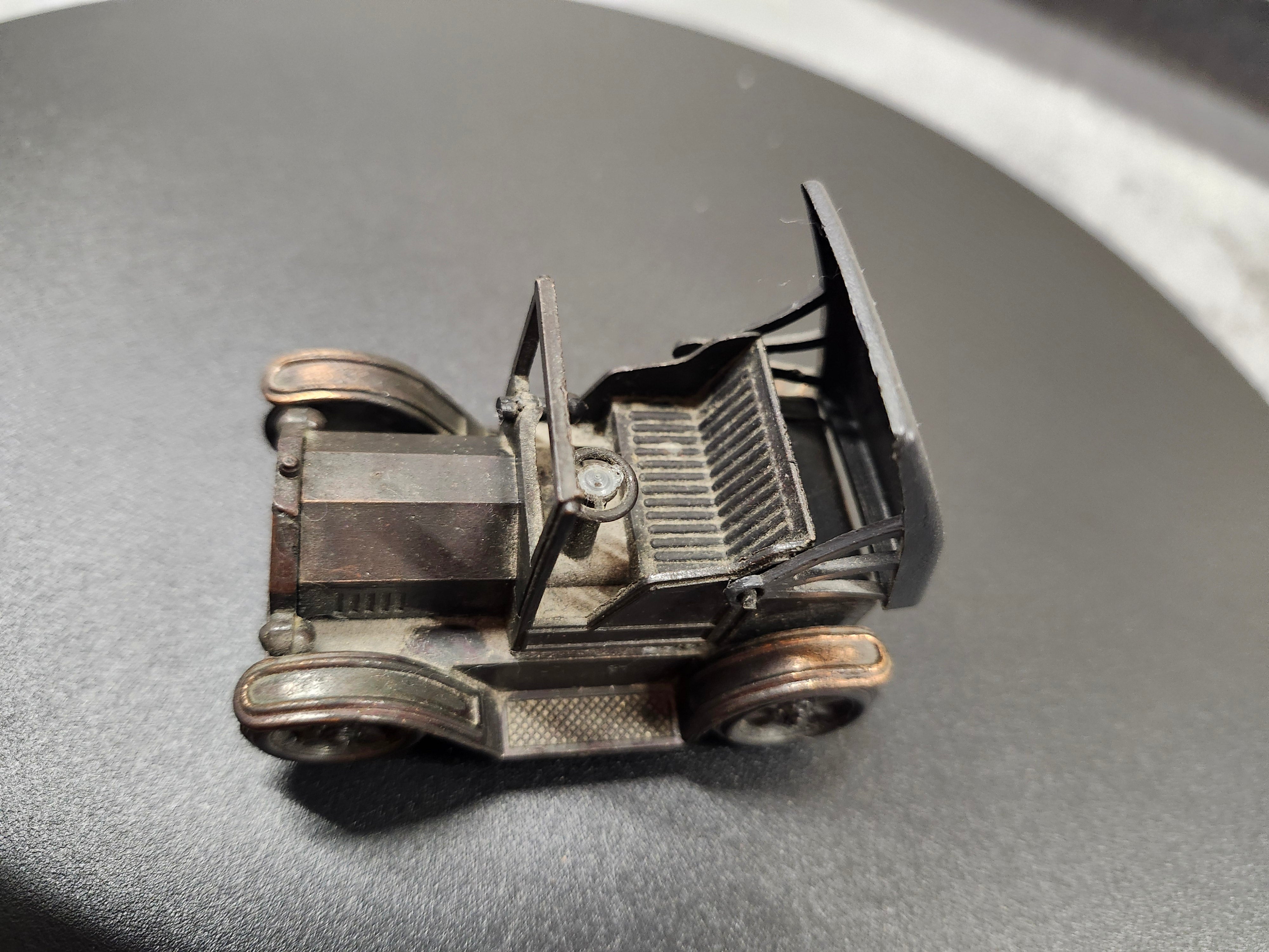 Car pencil sharpener- metal