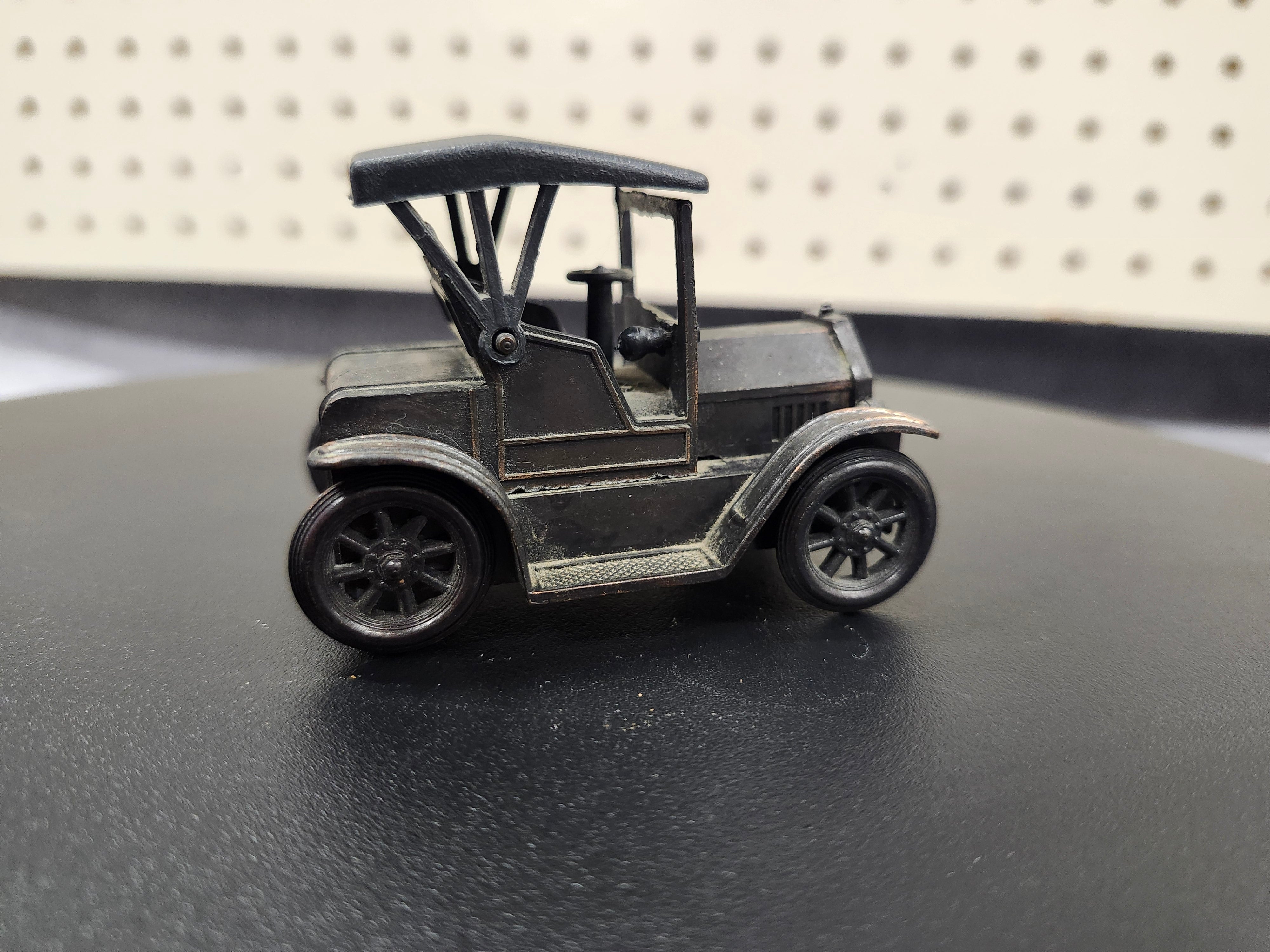 Car pencil sharpener- metal