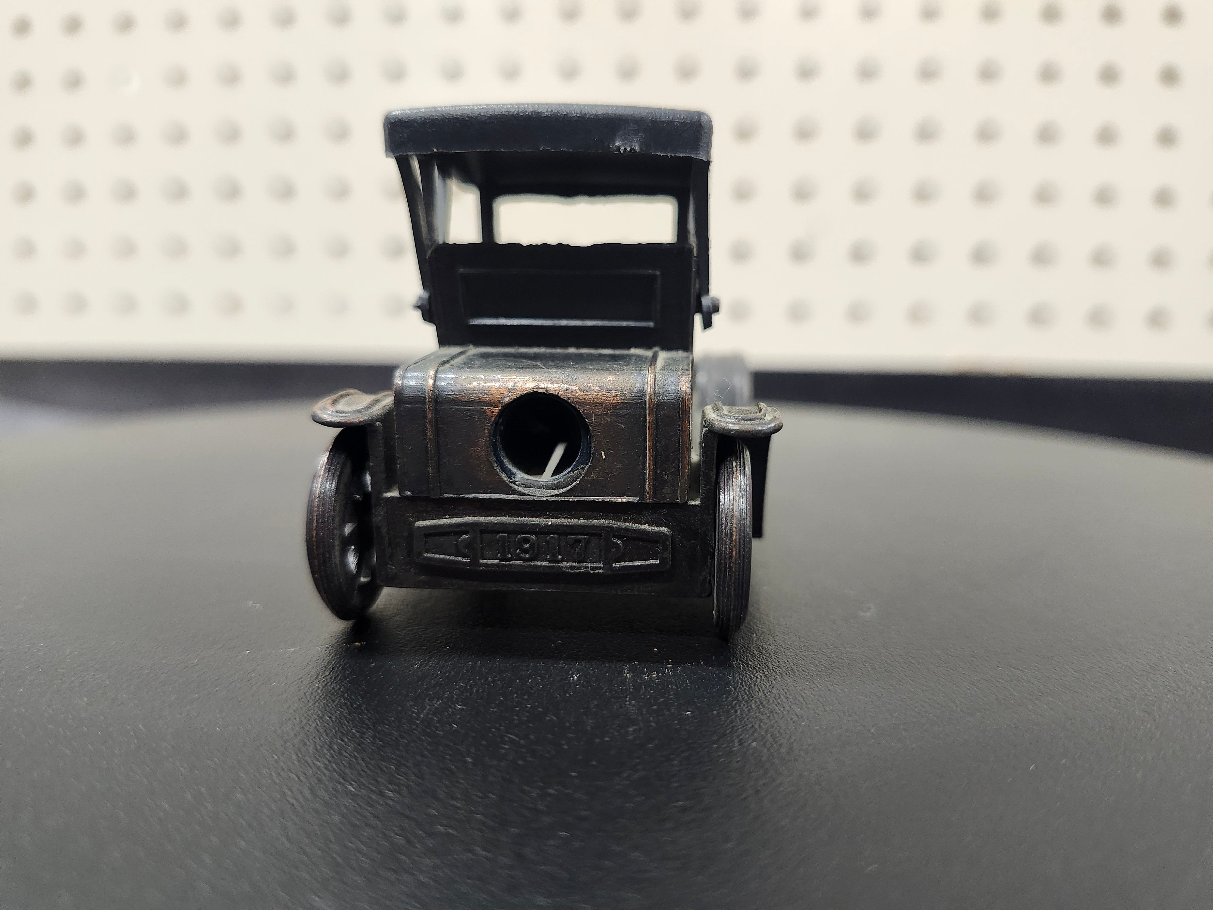 Car pencil sharpener- metal