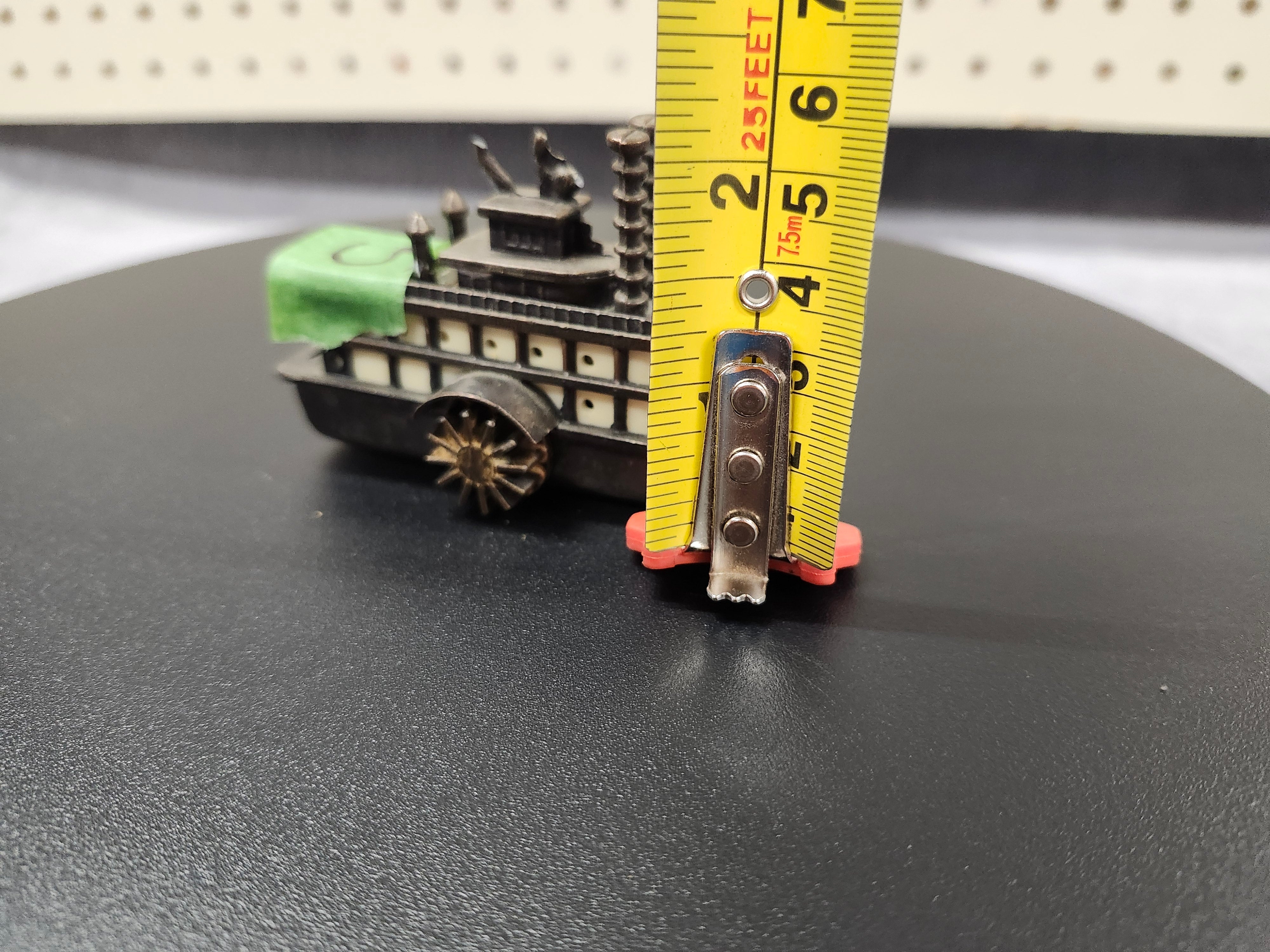 Metal pencil sharpener