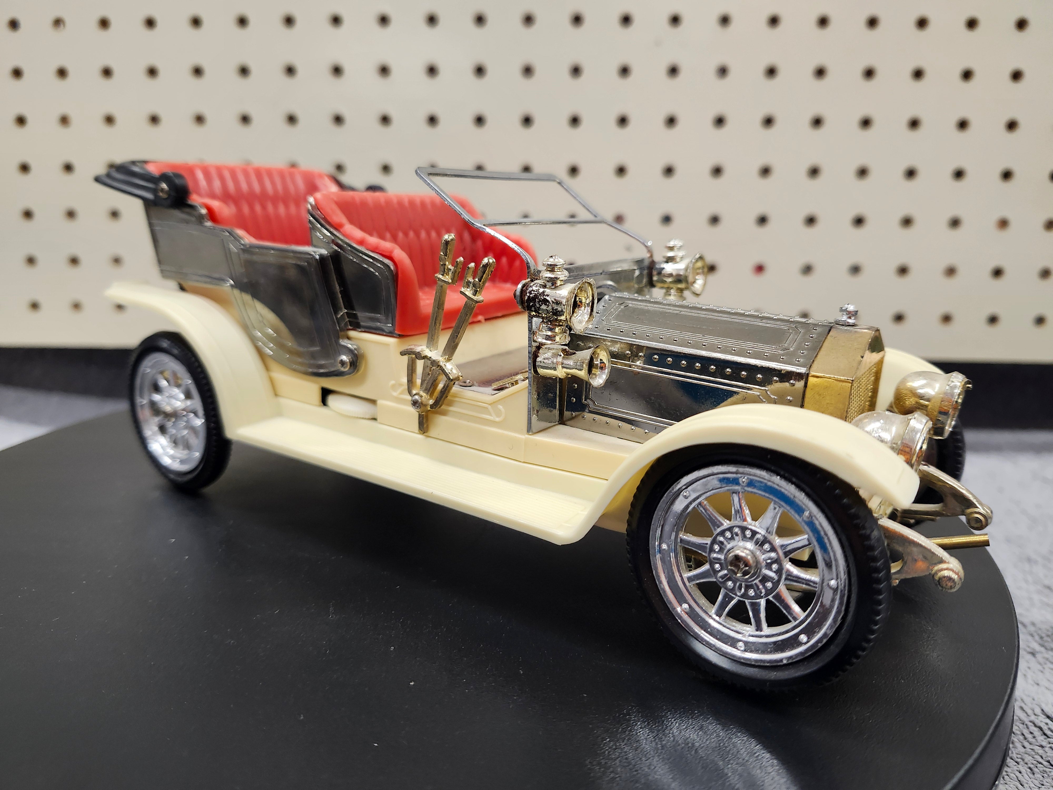 Collectable car / radio