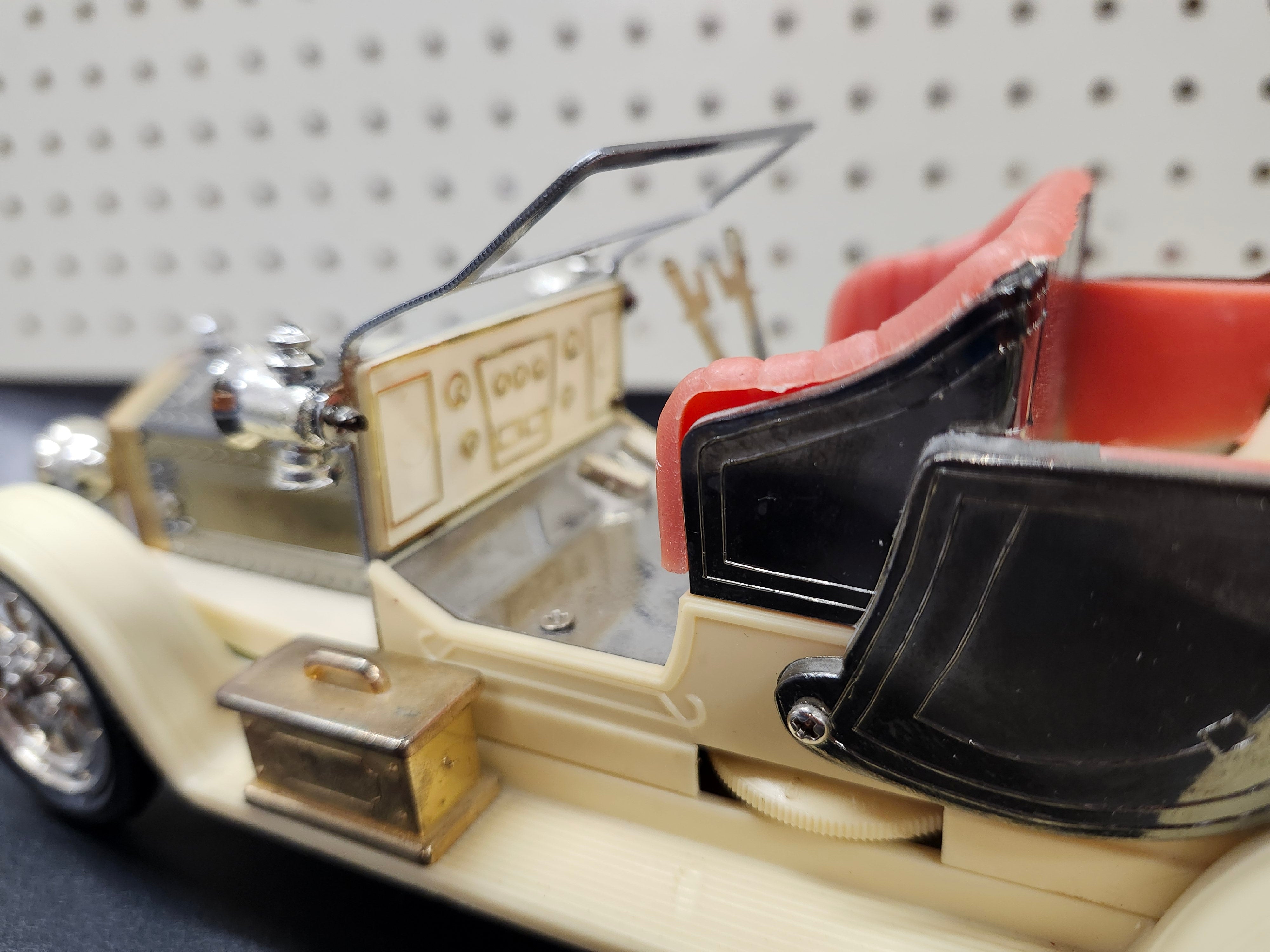 Collectable car / radio