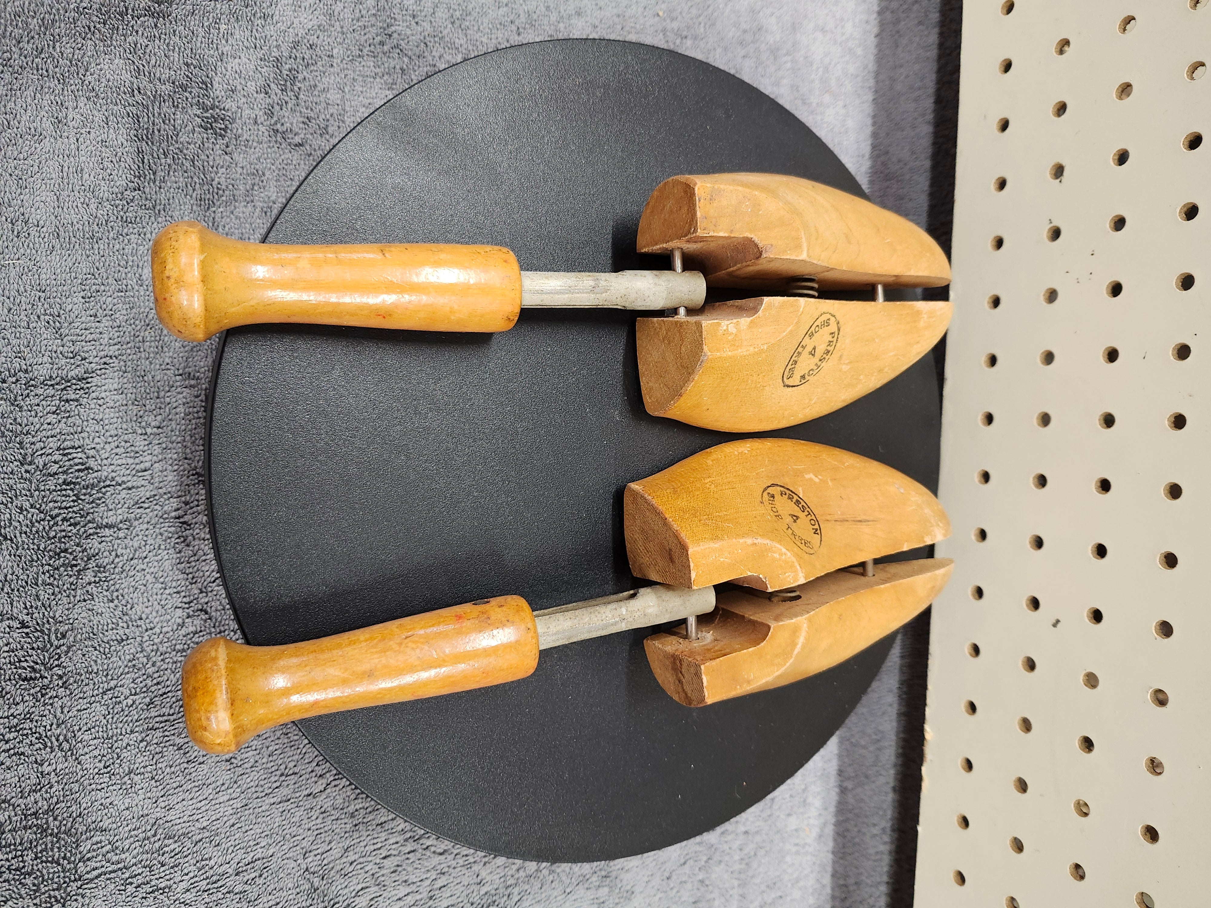 Wood shoe stretchers