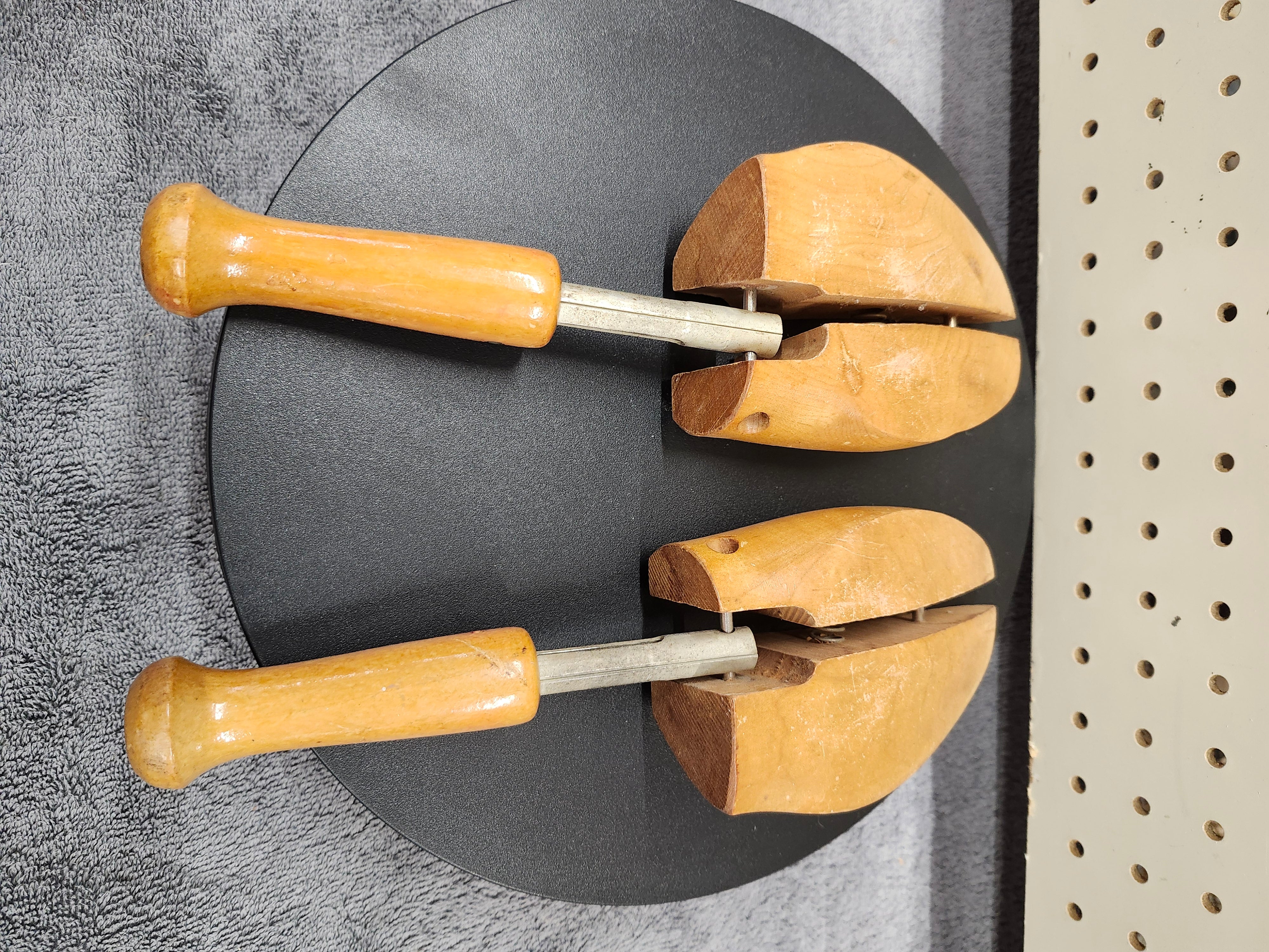 Wood shoe stretchers