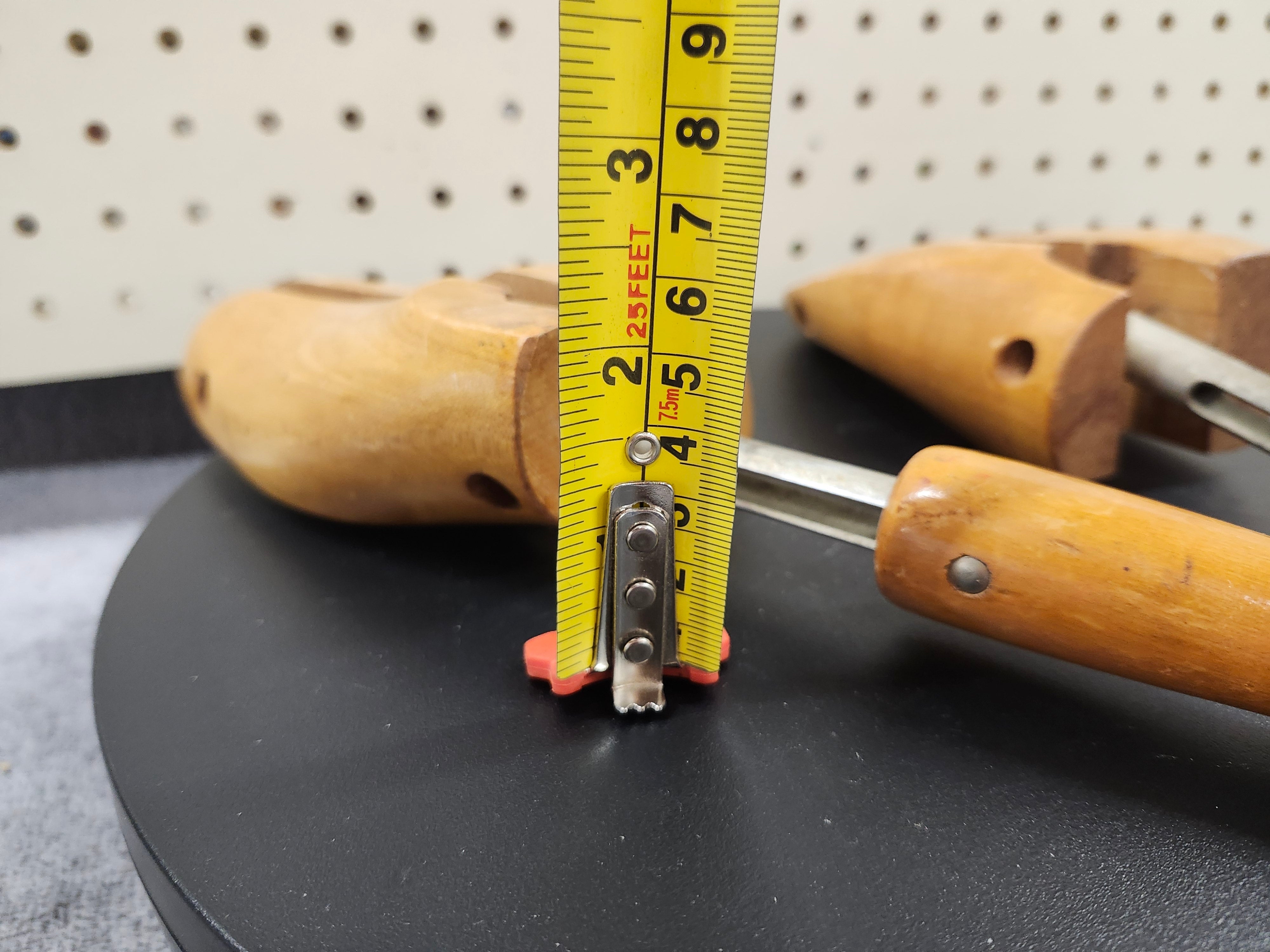 Wood shoe stretchers