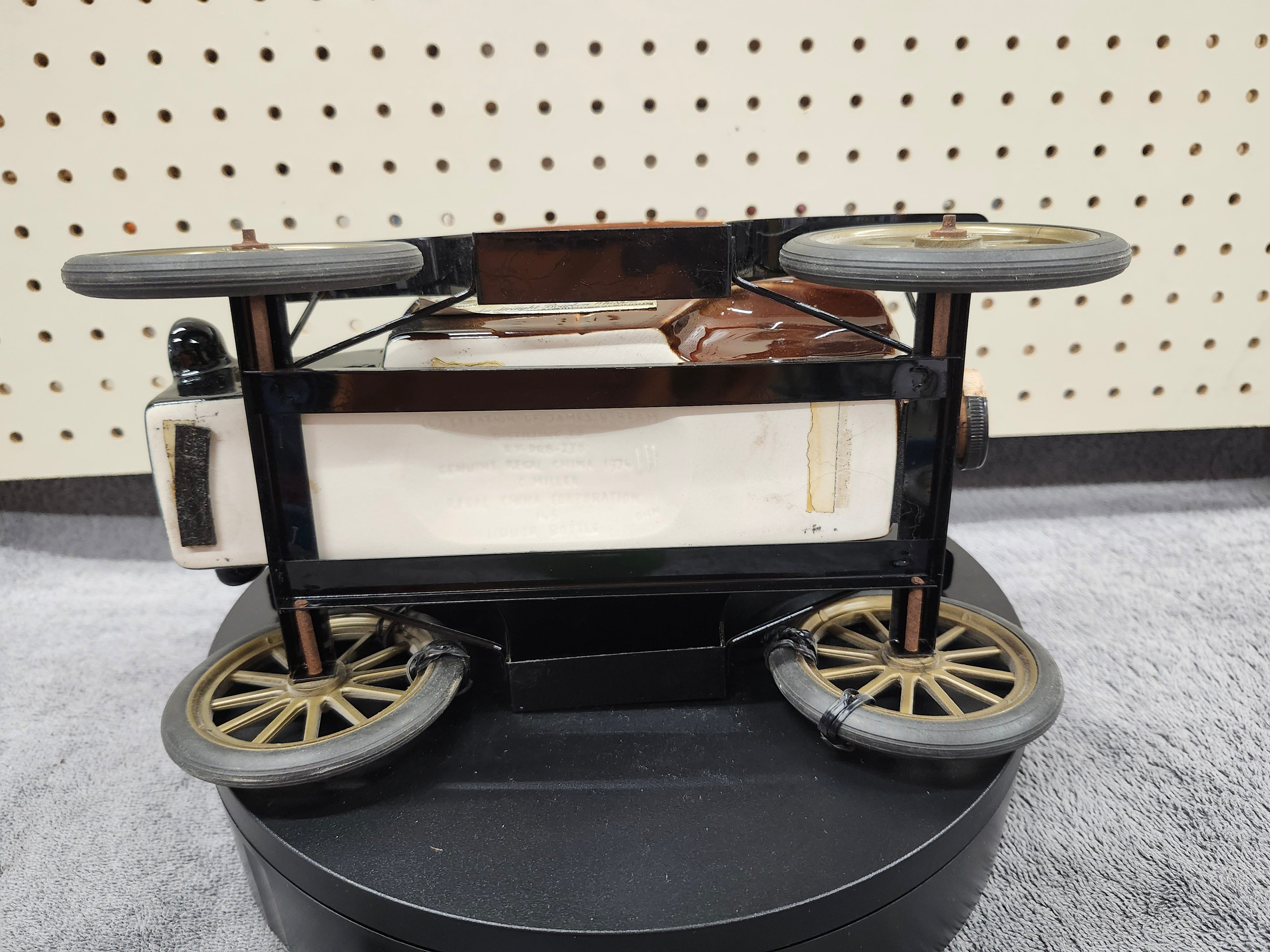 Decanter old Jim Beam Car