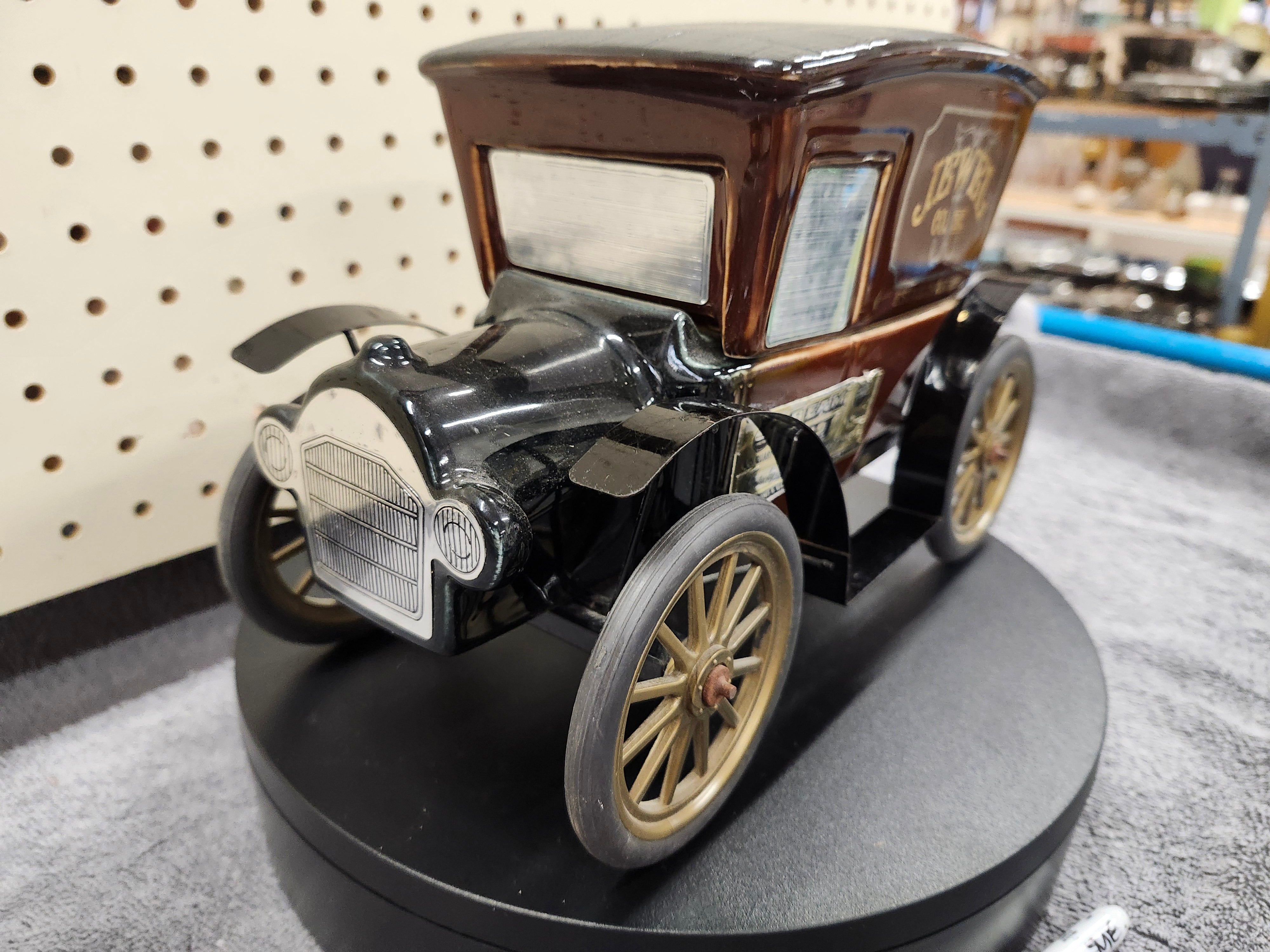 Decanter old Jim Beam Car