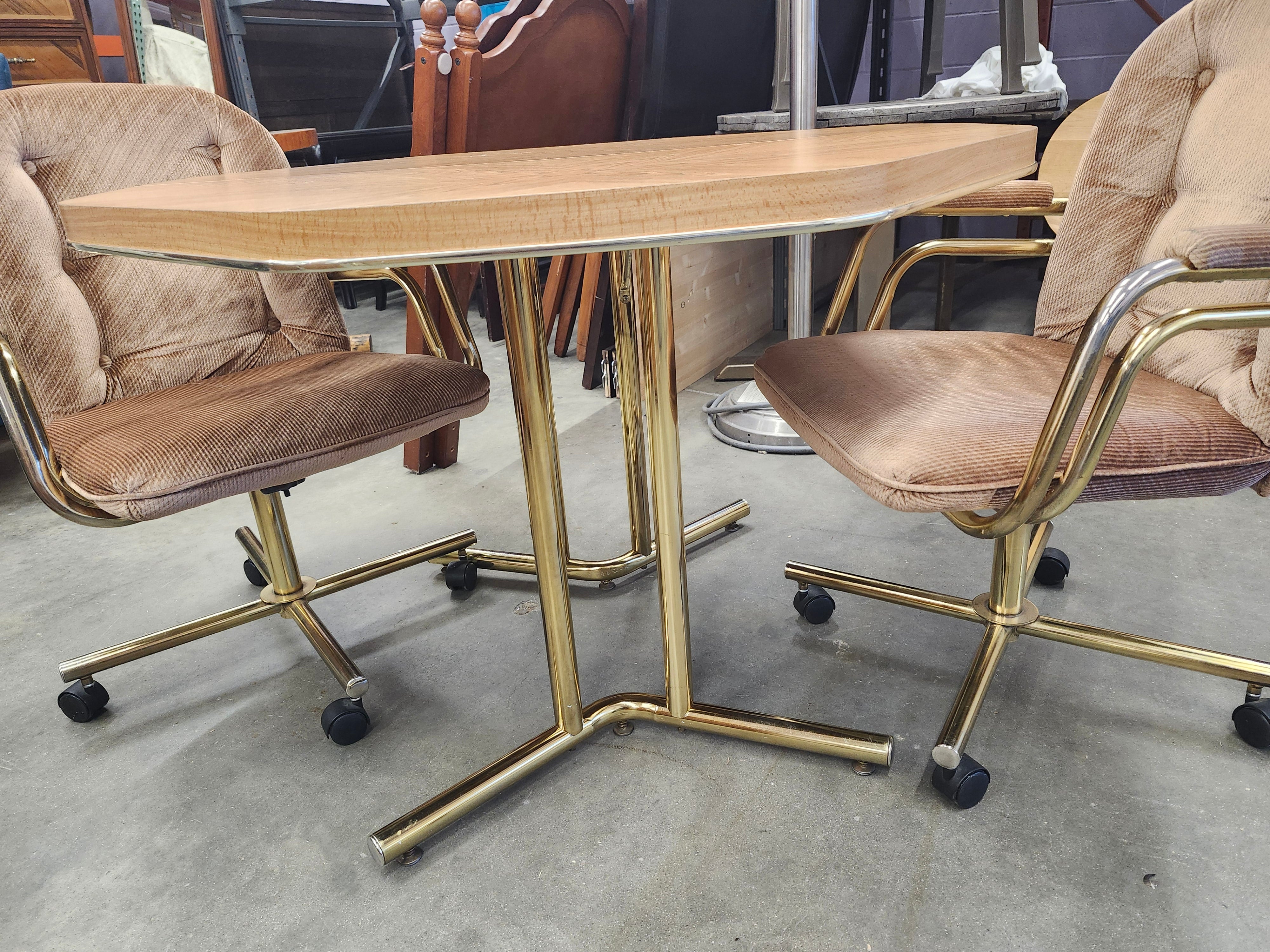 Dining set & x2 chairs on wheels