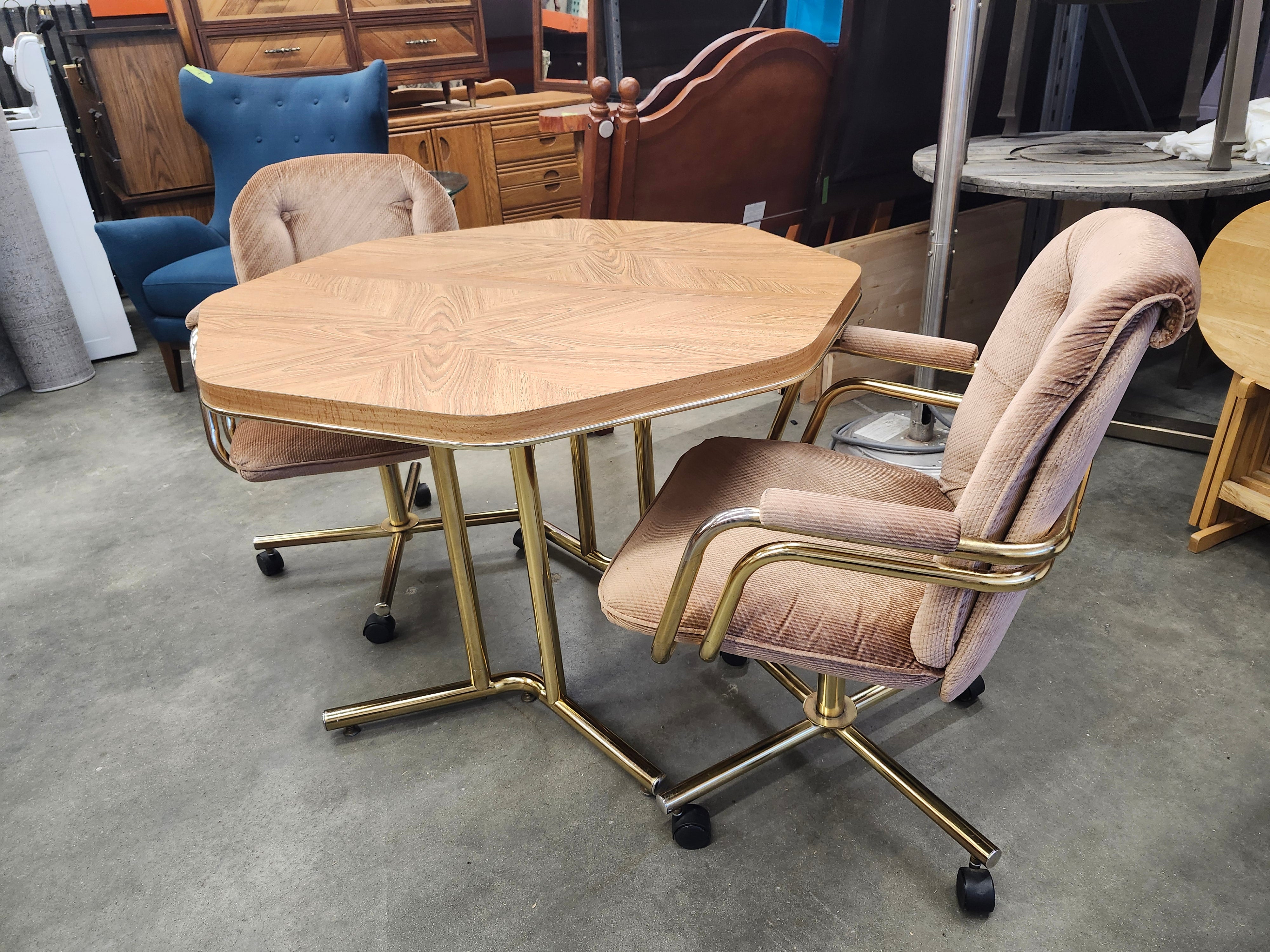 Dining set & x2 chairs on wheels