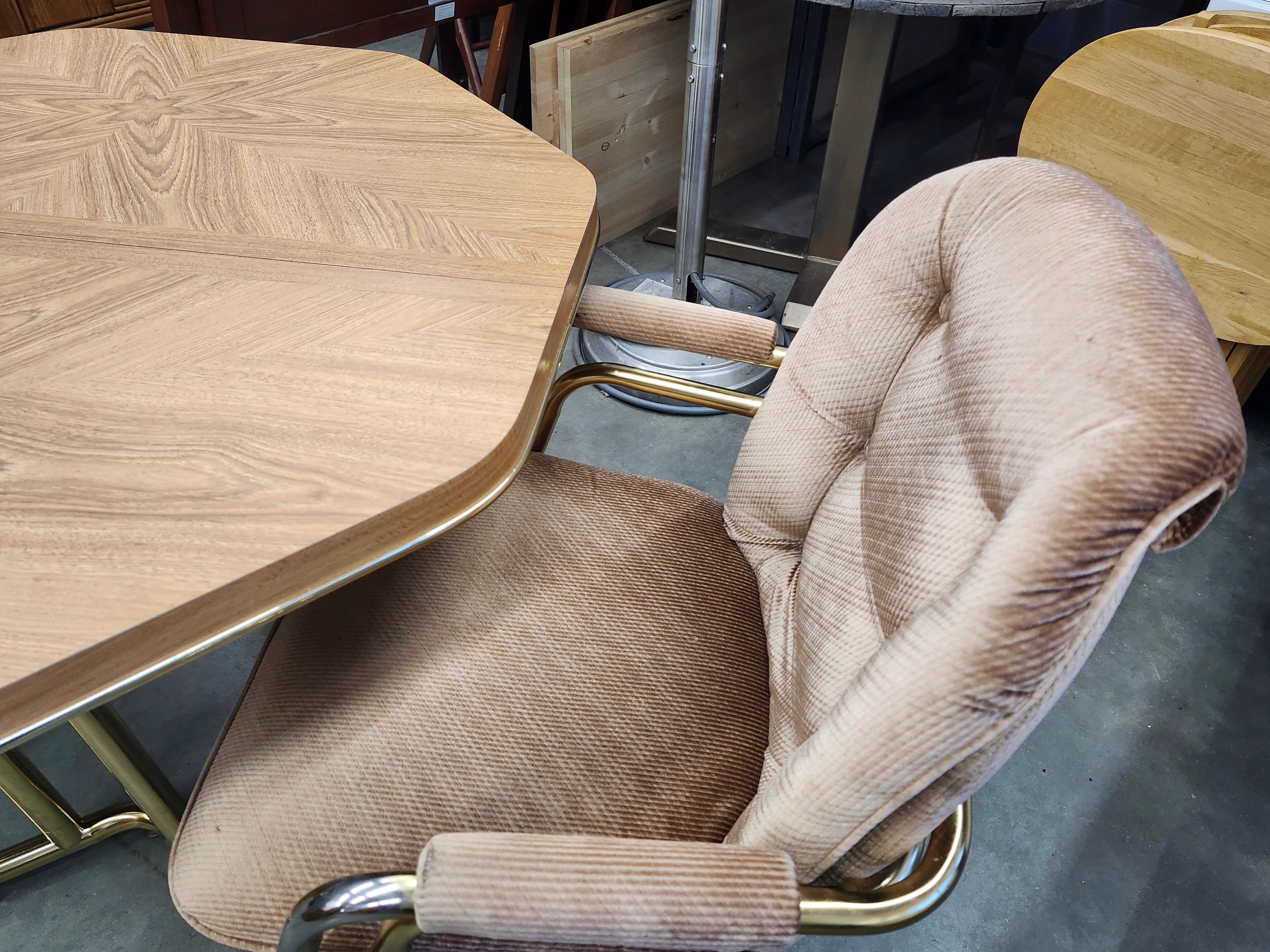 Dining set & x2 chairs on wheels
