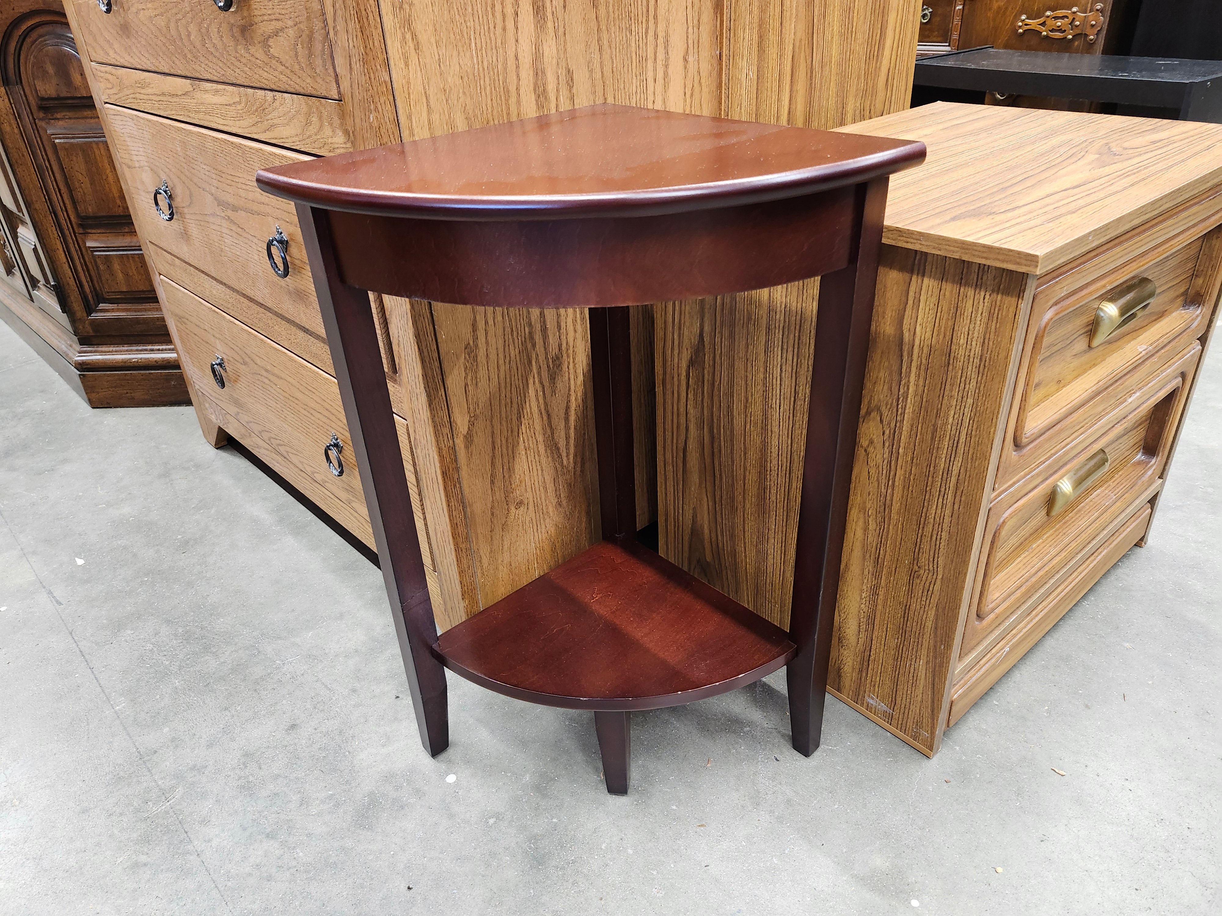 Corner side table