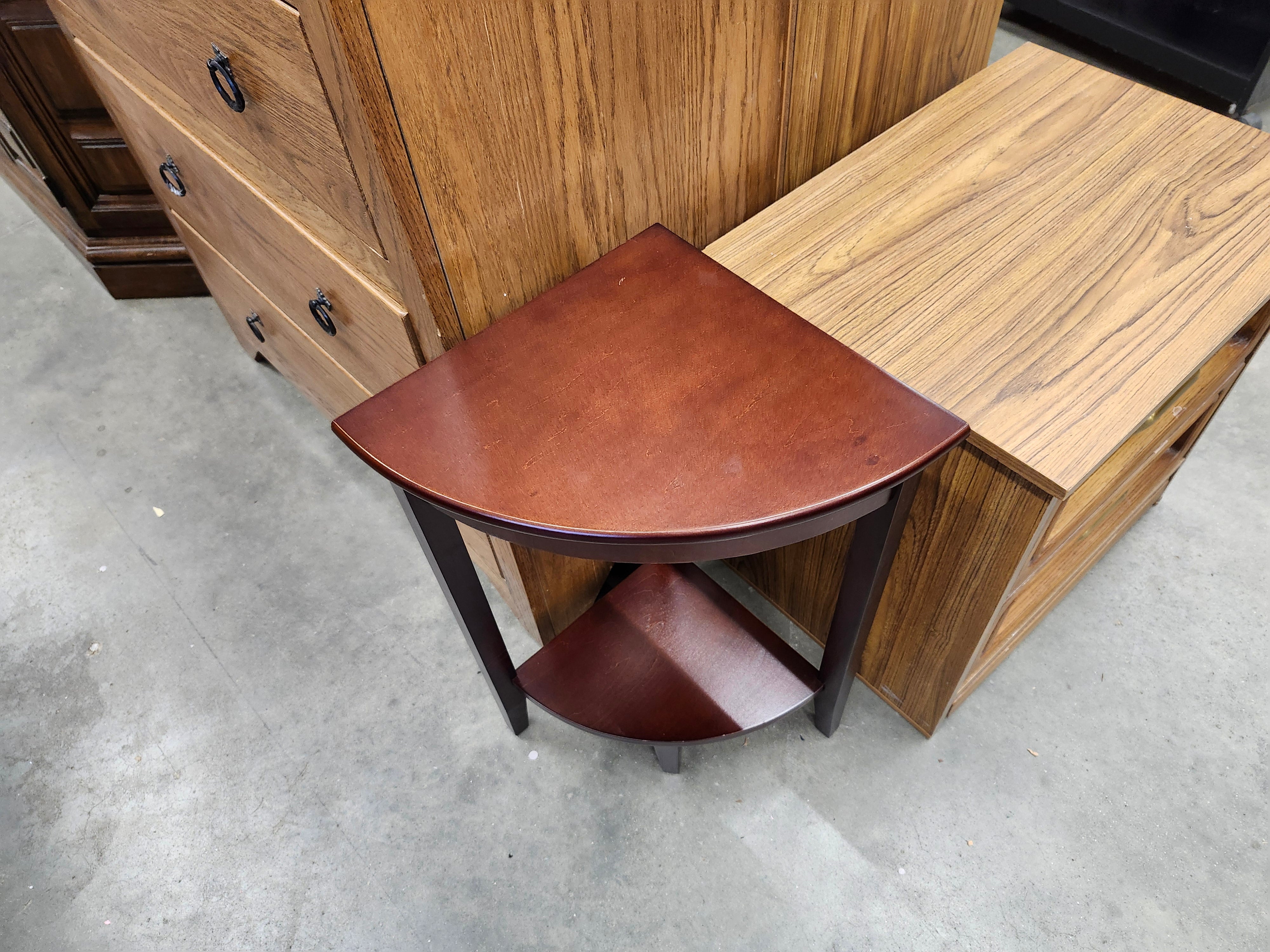 Corner side table