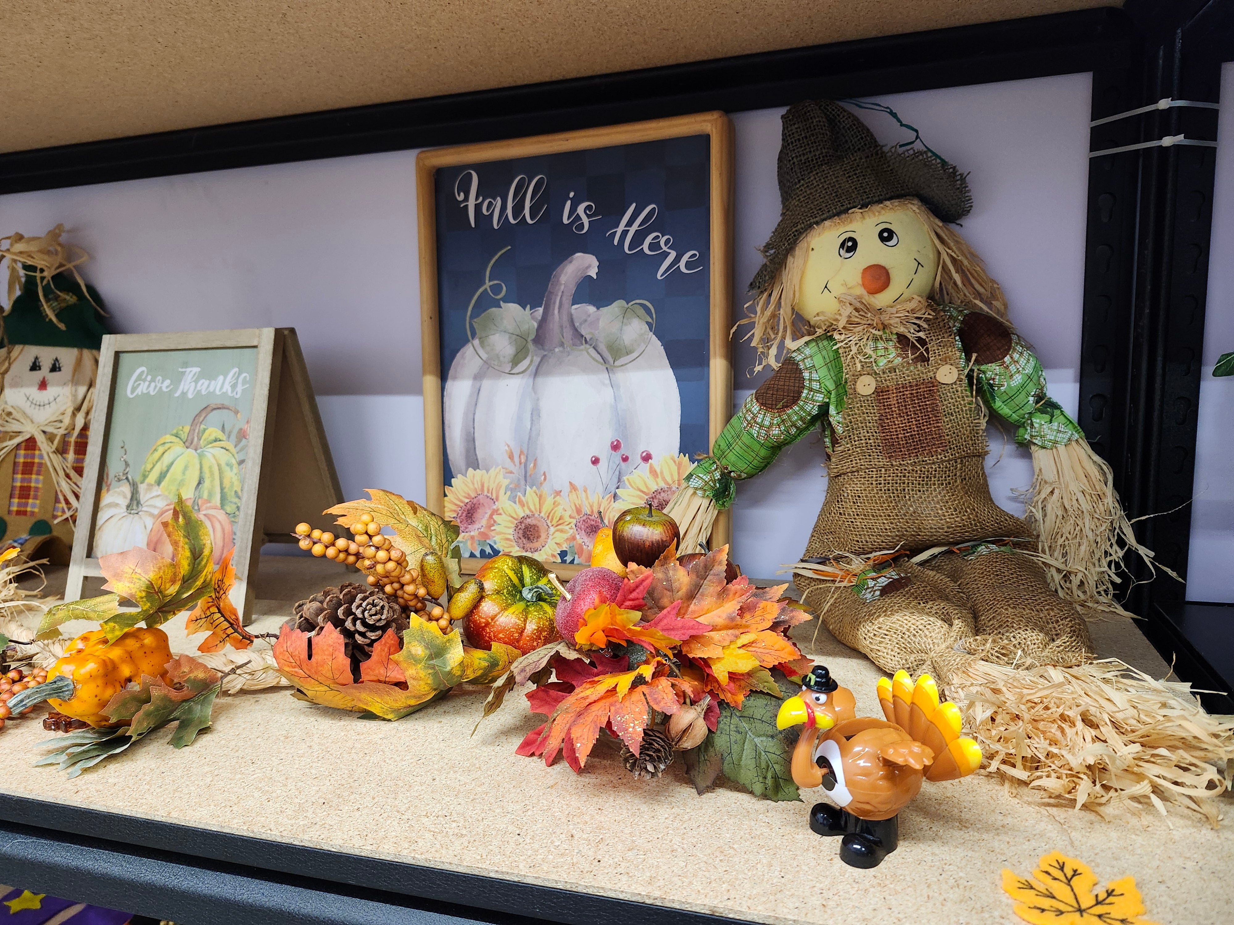 X8 Halloween decor