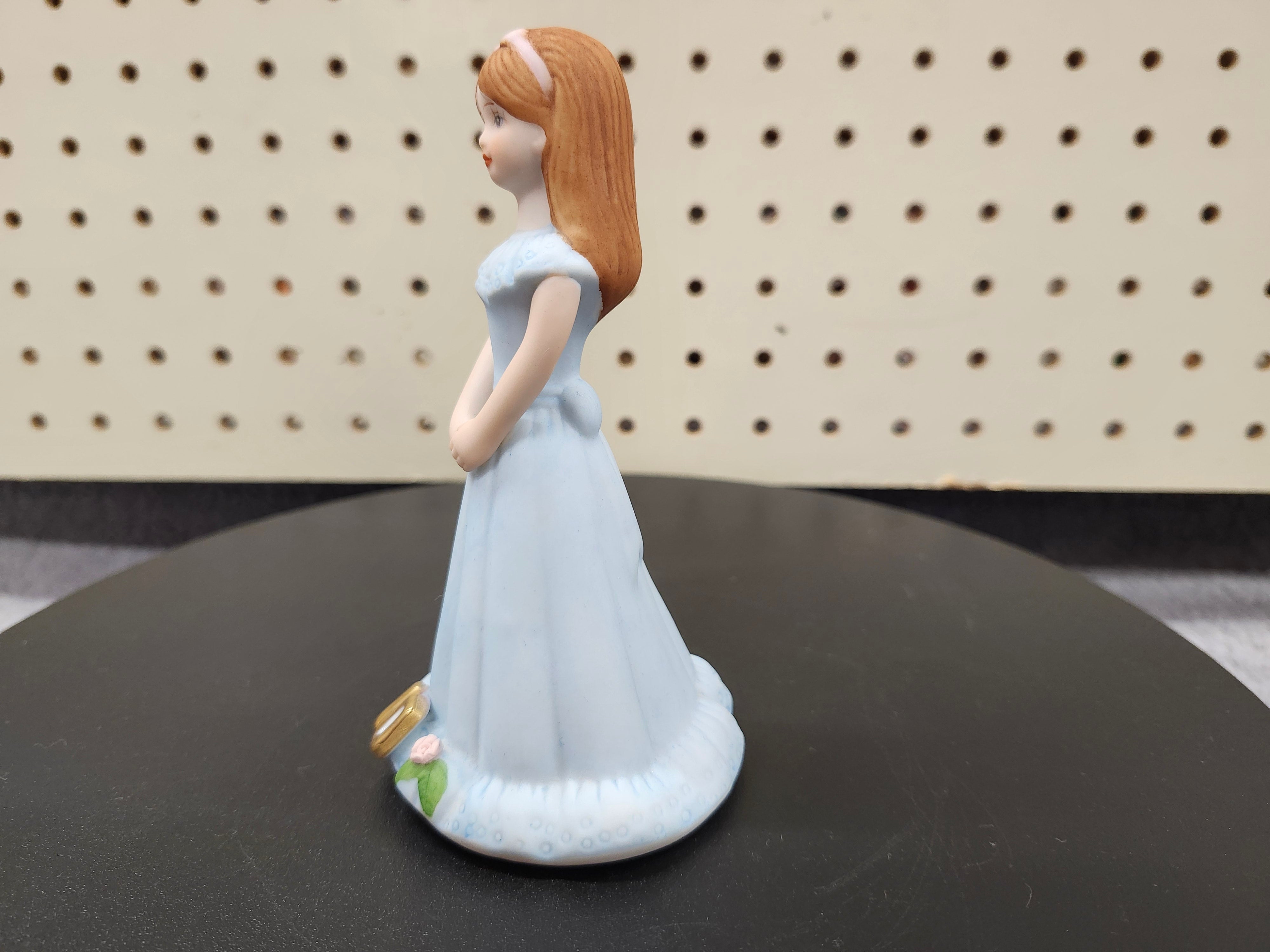 #10 Growing up birthday girl figurines. Blonde & brown hair girls