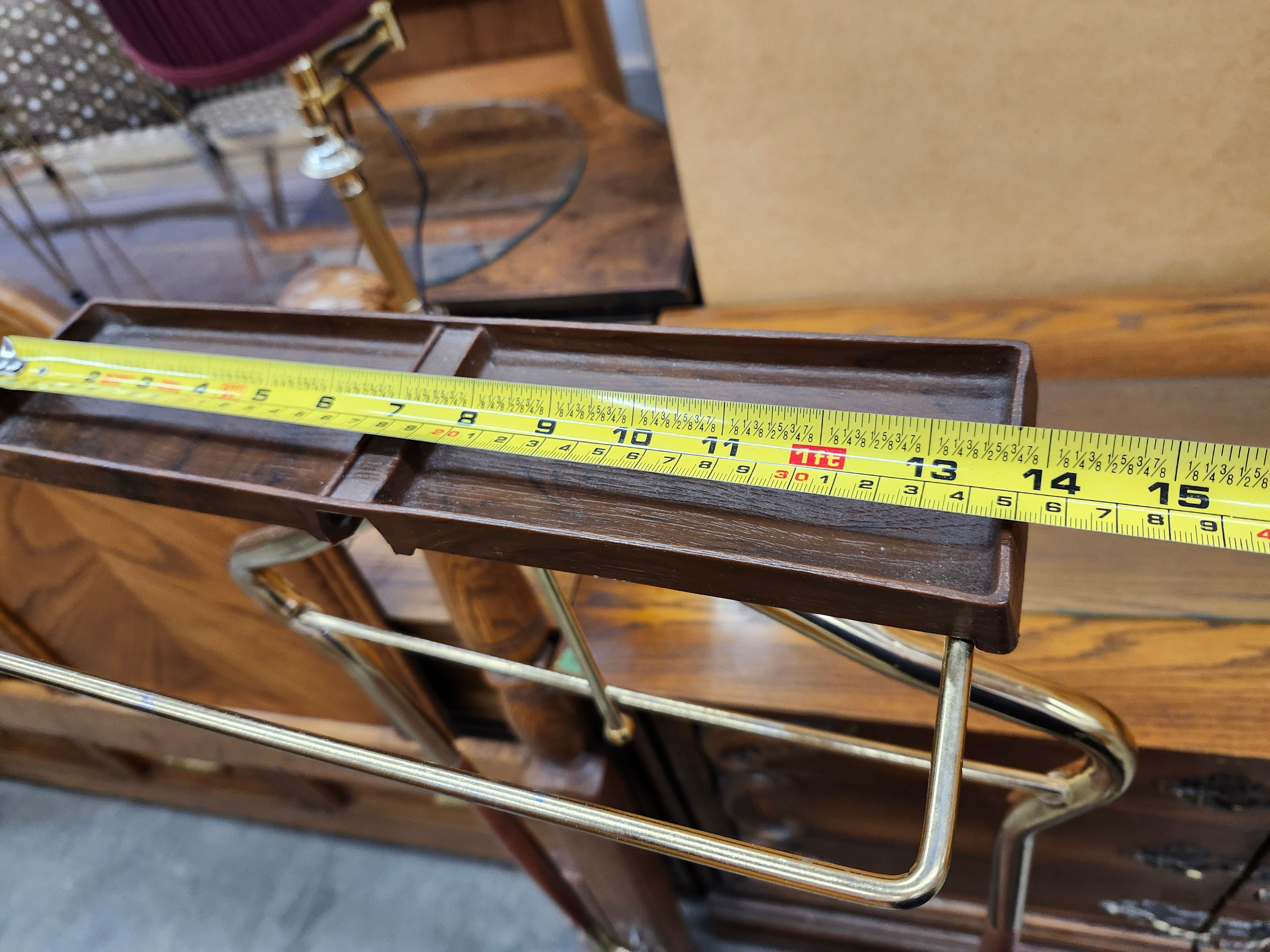 Suit stand with seat