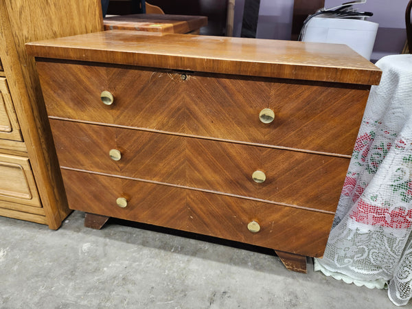 Wood chest