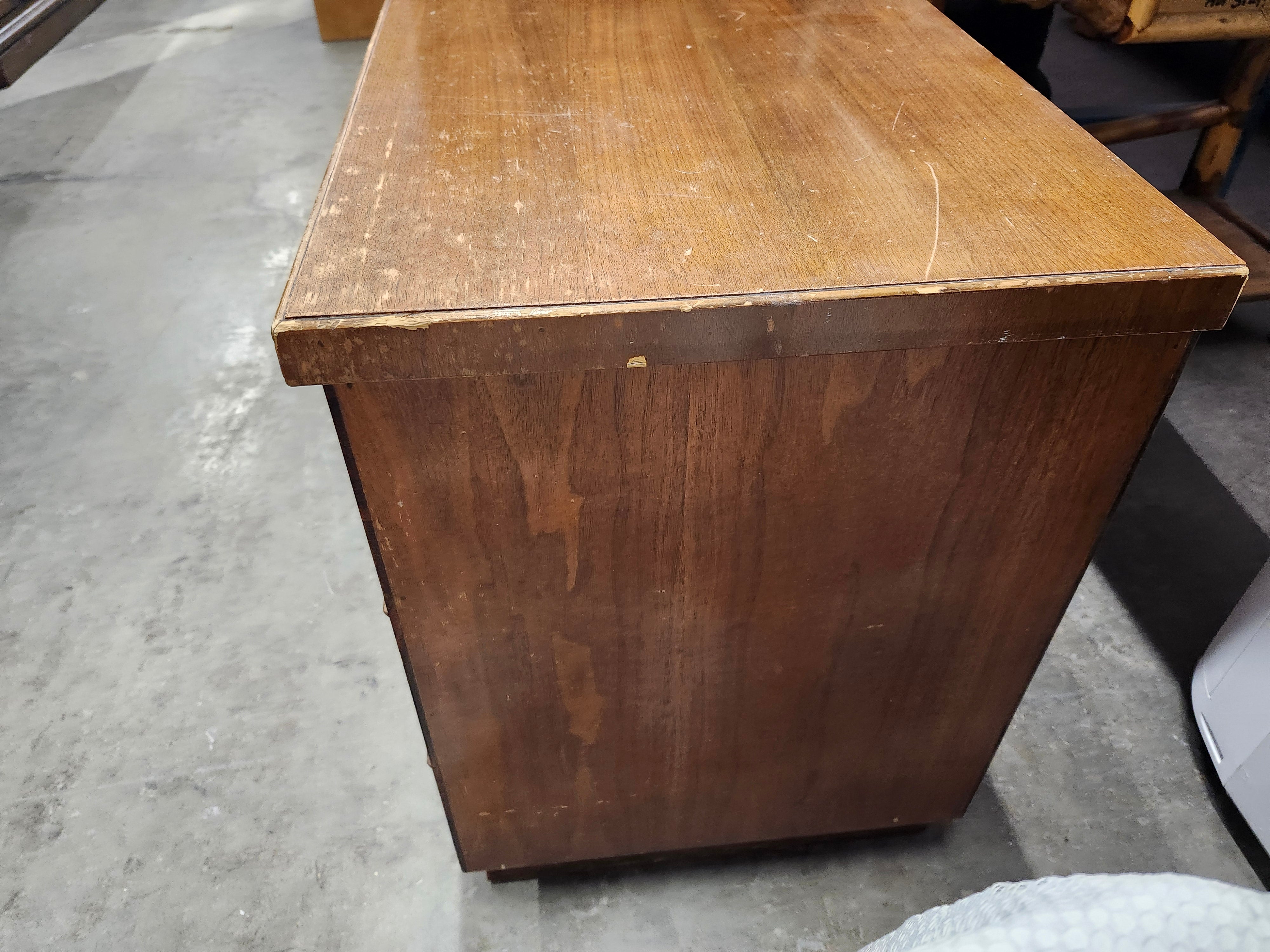Wood chest